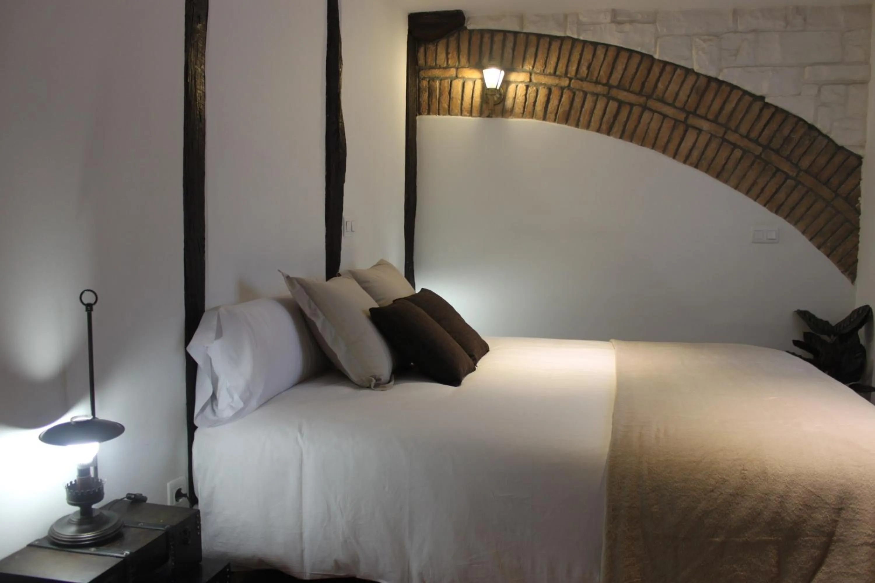 Photo of the whole room, Bed in Hotel SPA Atxaspi