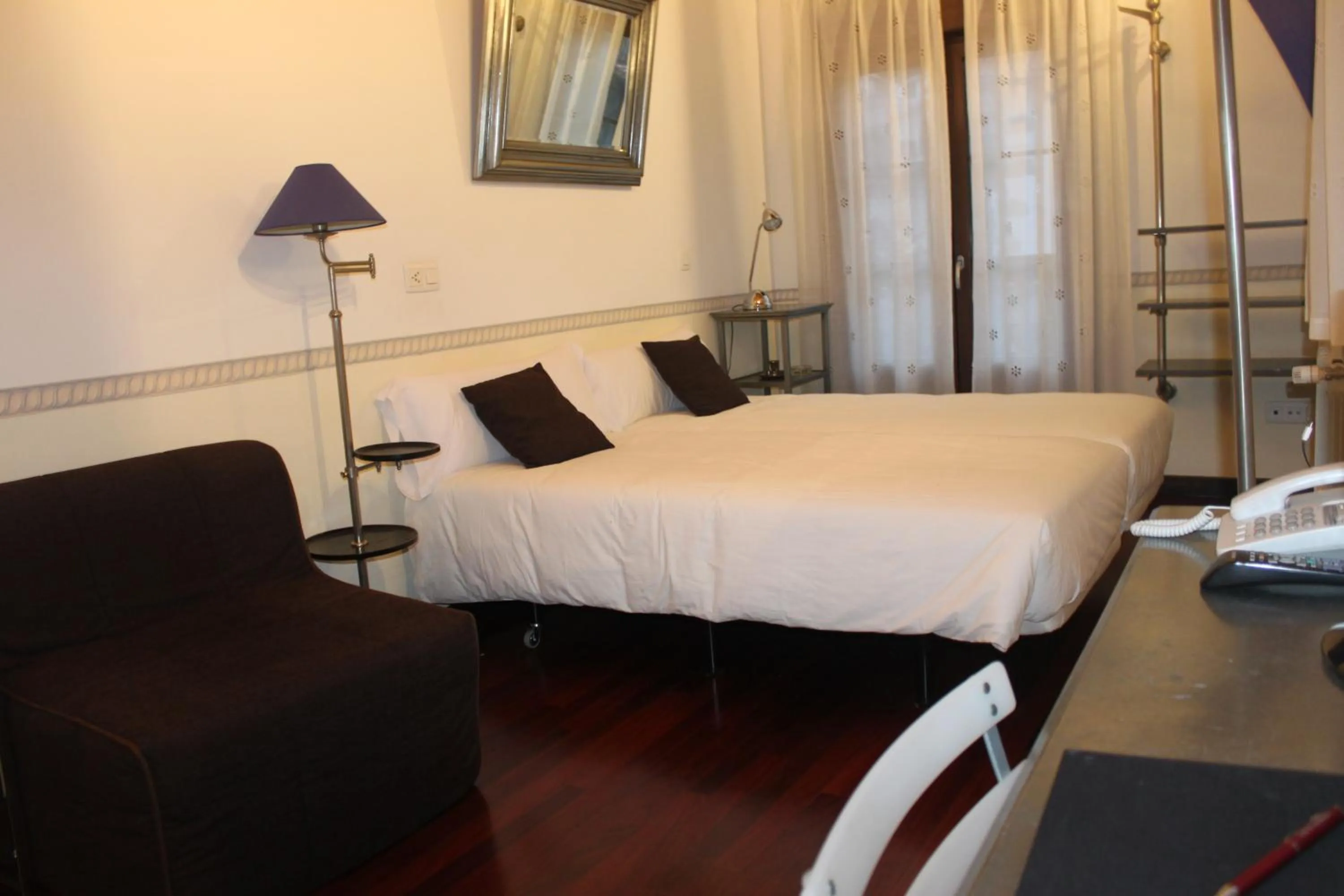 Photo of the whole room, Bed in Hotel SPA Atxaspi