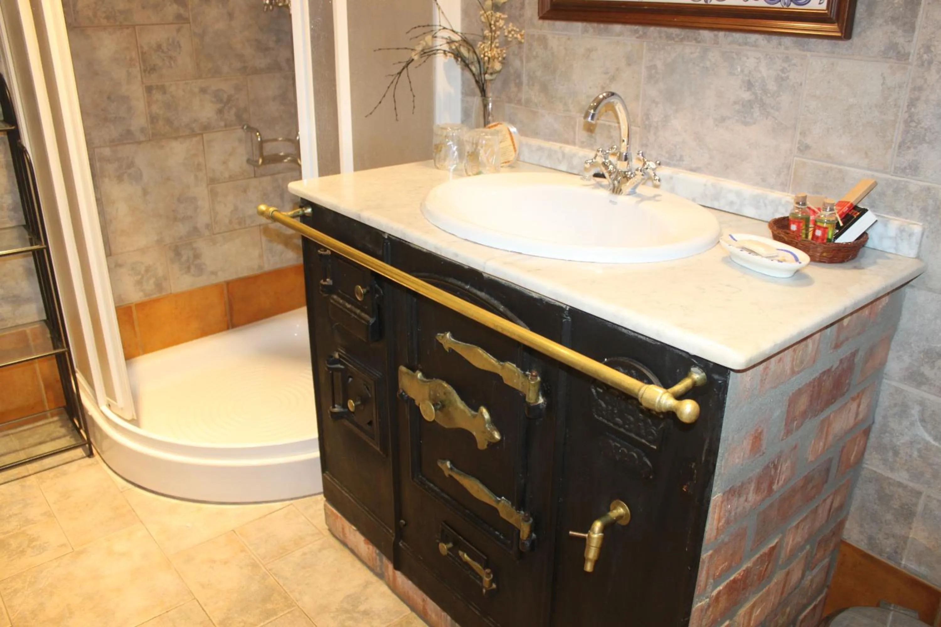 Bathroom in Hotel SPA Atxaspi