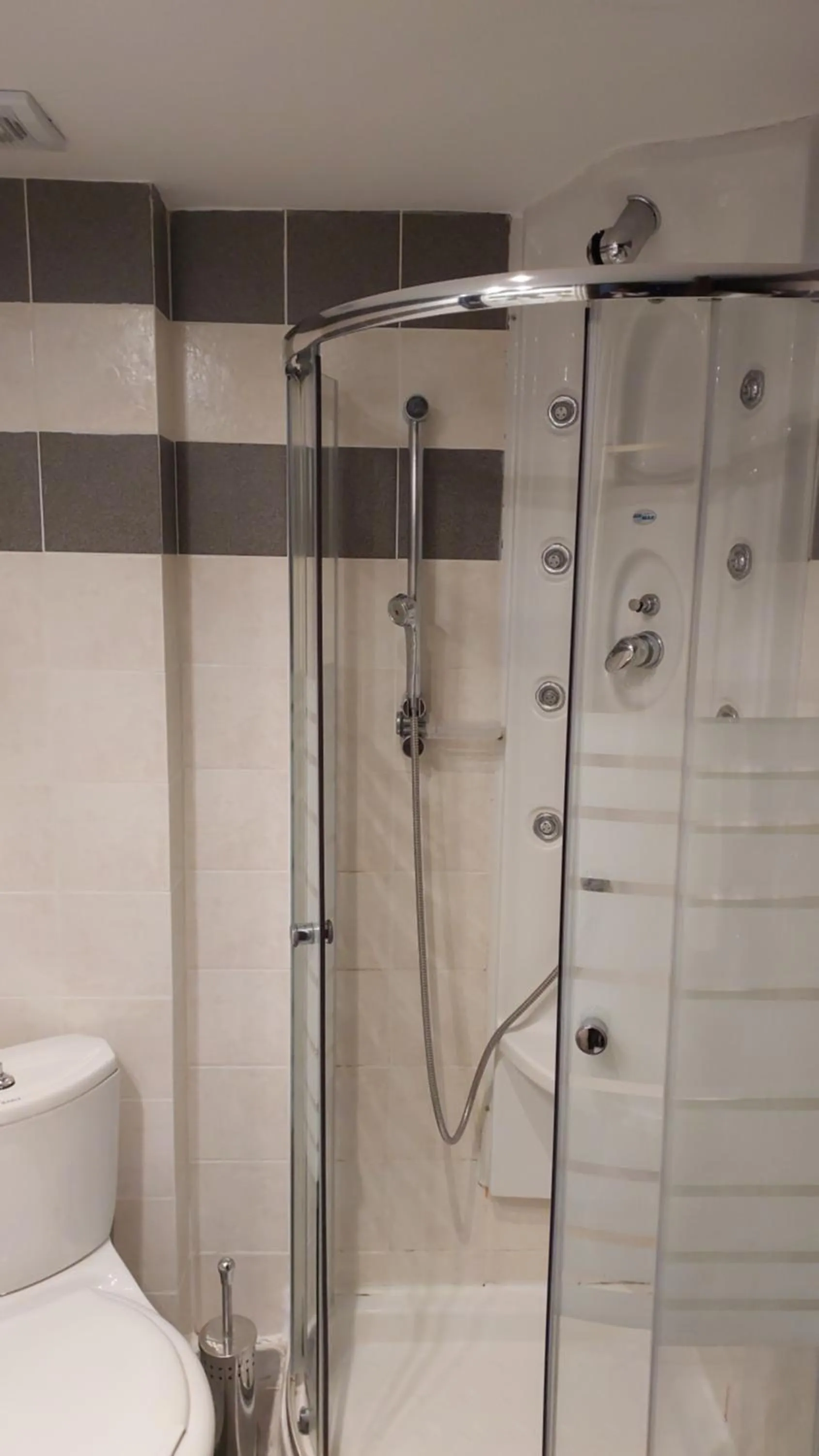 Bathroom in Alkistis Hotel