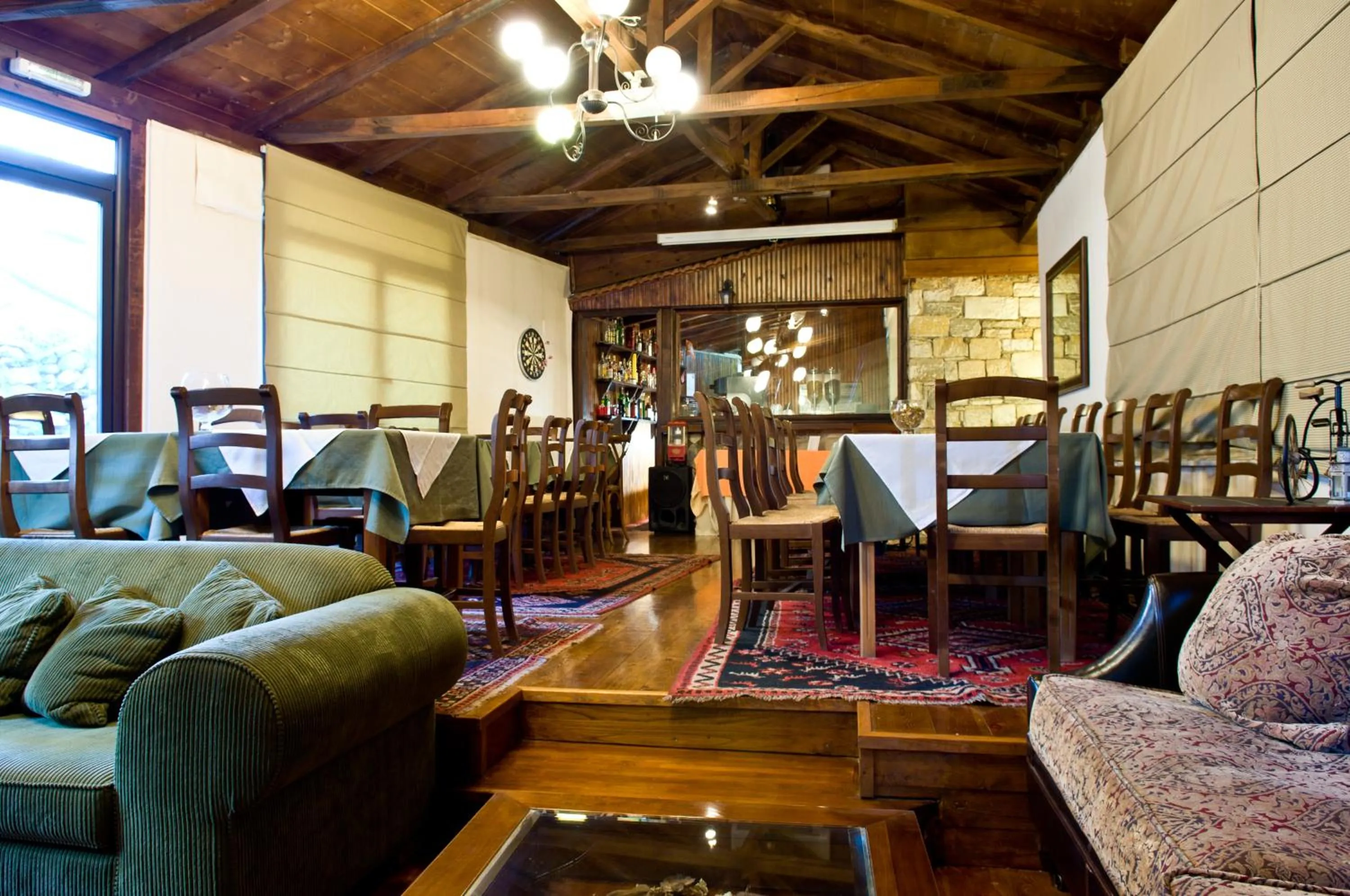 Restaurant/places to eat in Alkistis Hotel