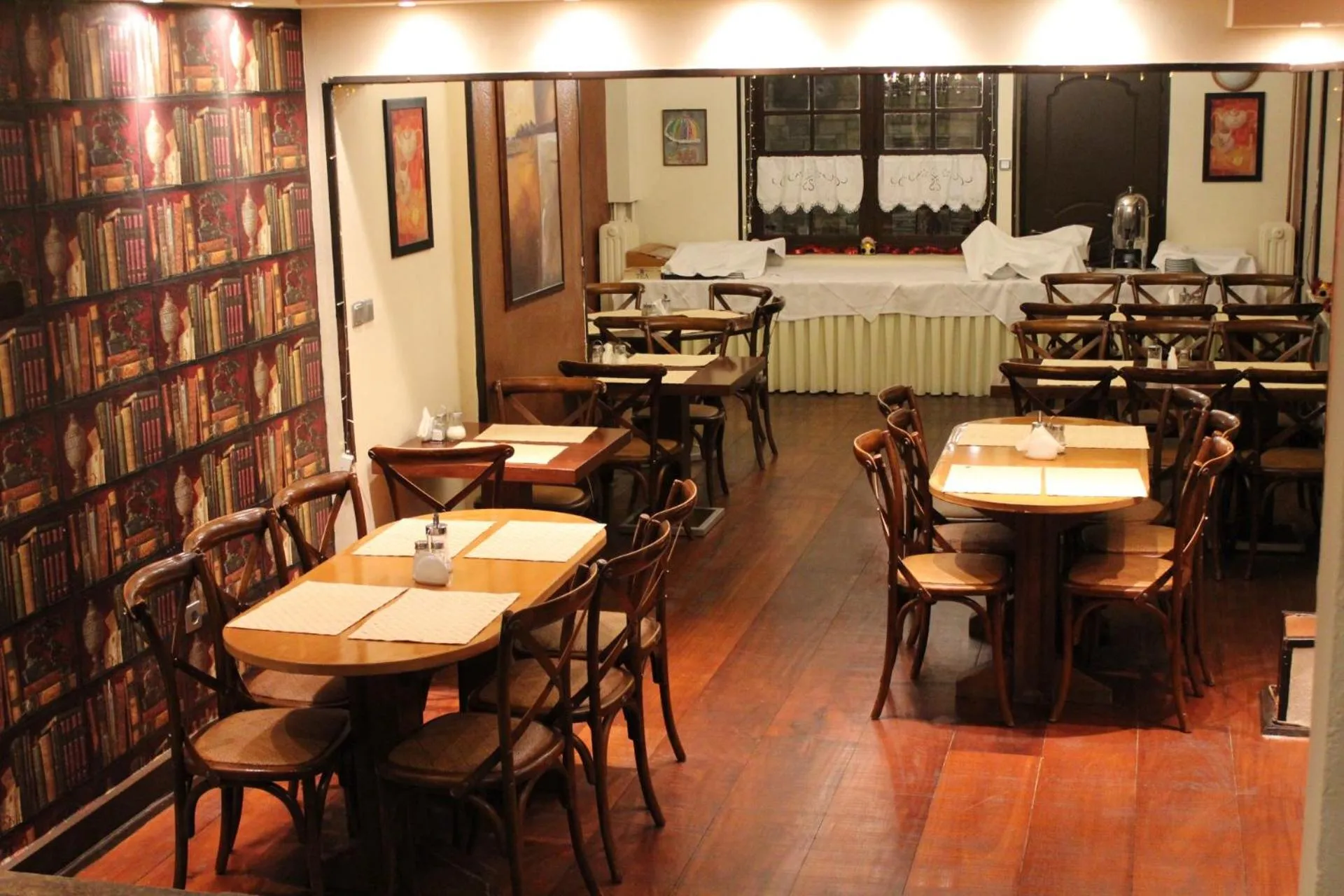 Restaurant/places to eat in Alkistis Hotel