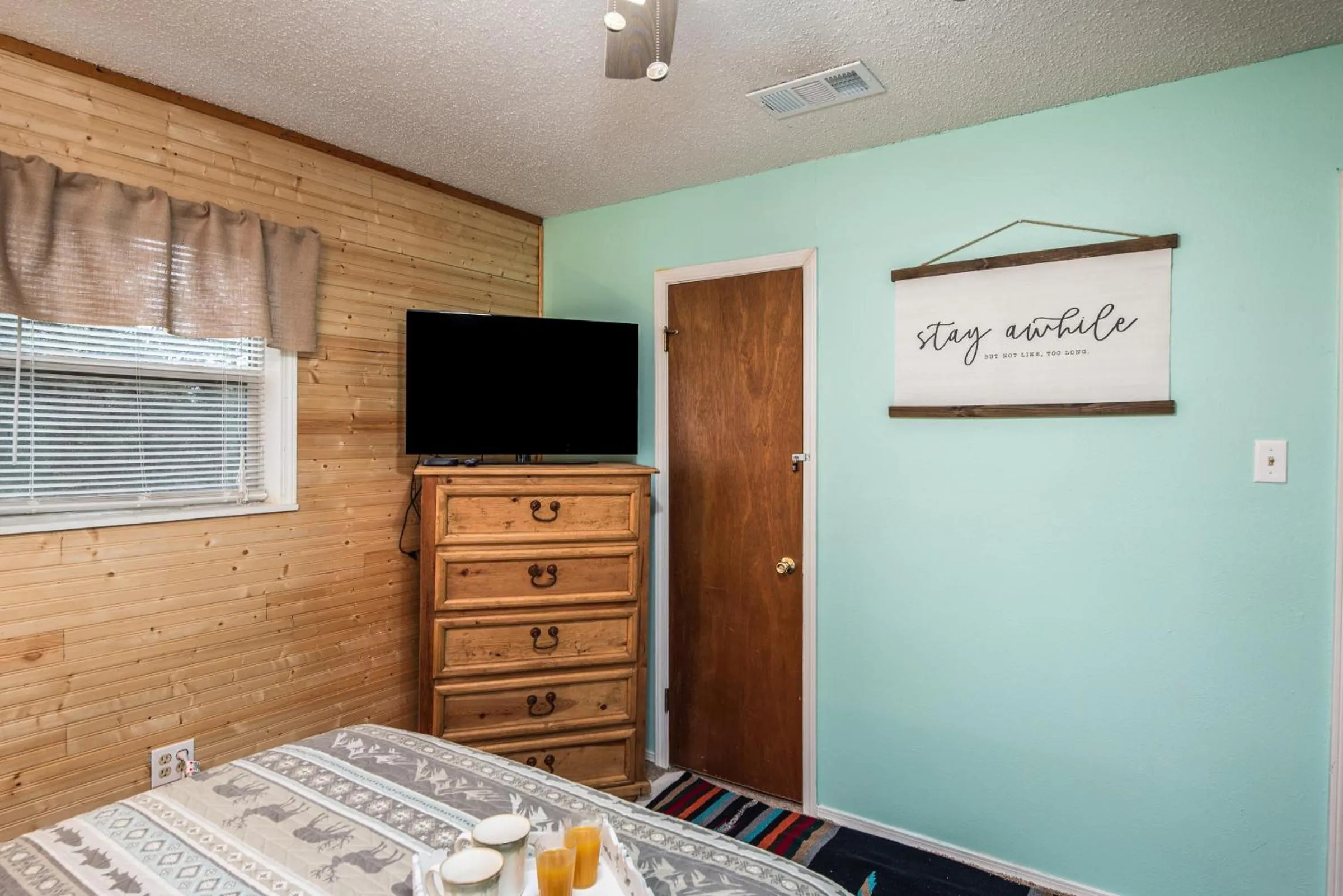Property building, Bed in The Elk Meadow Cozy Cabin