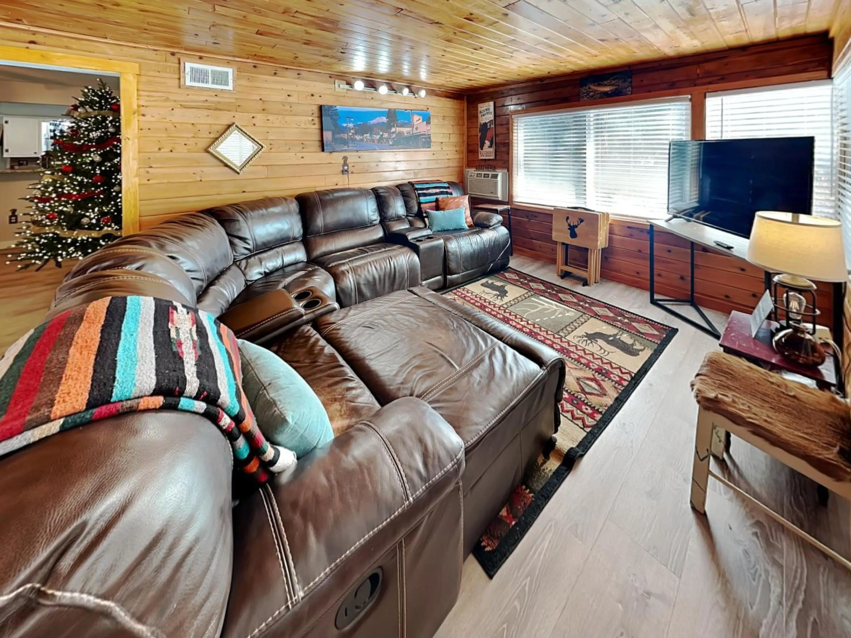 The Elk Meadow Cozy Cabin