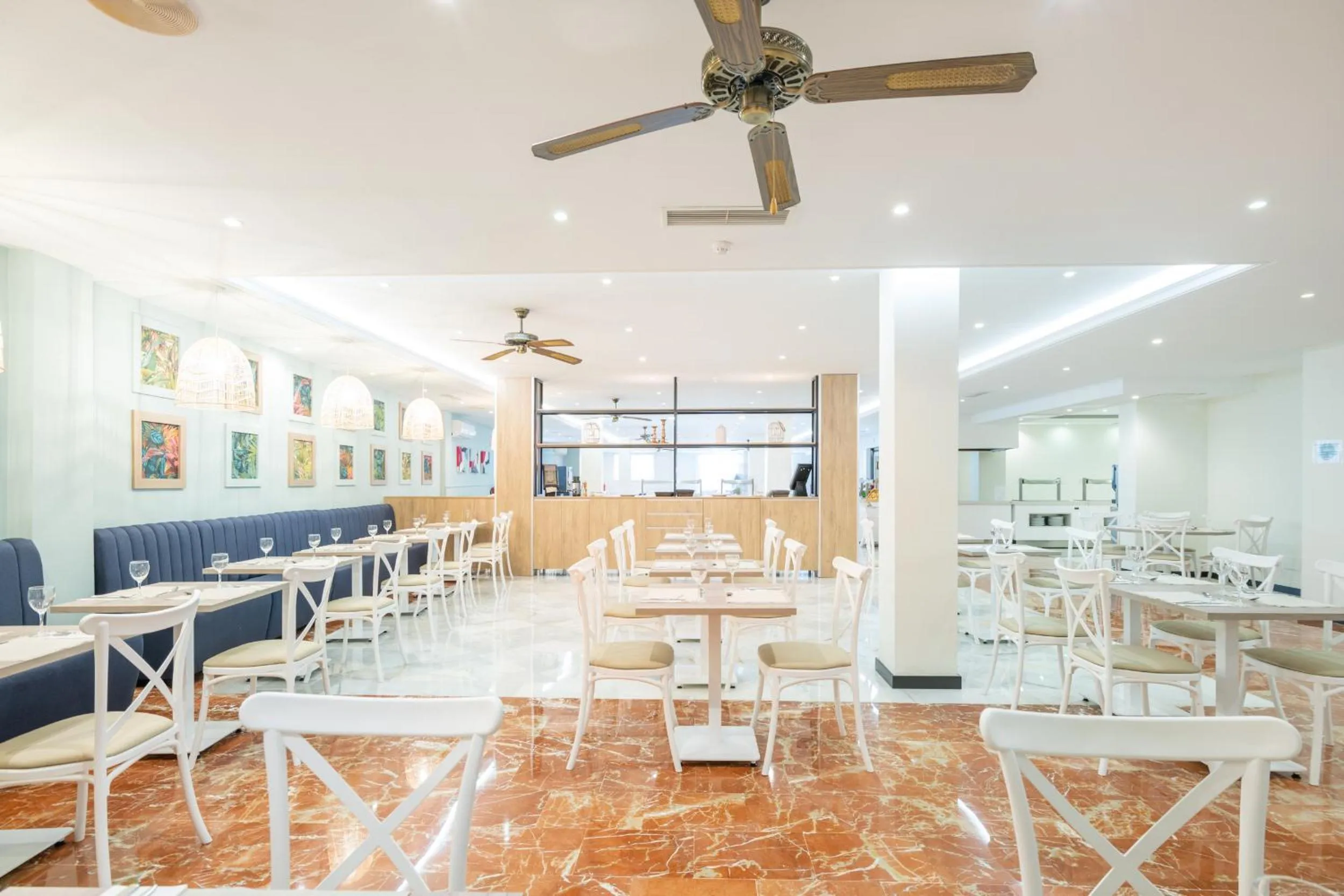 Restaurant/places to eat in Hotel Nerja Club by Dorobe