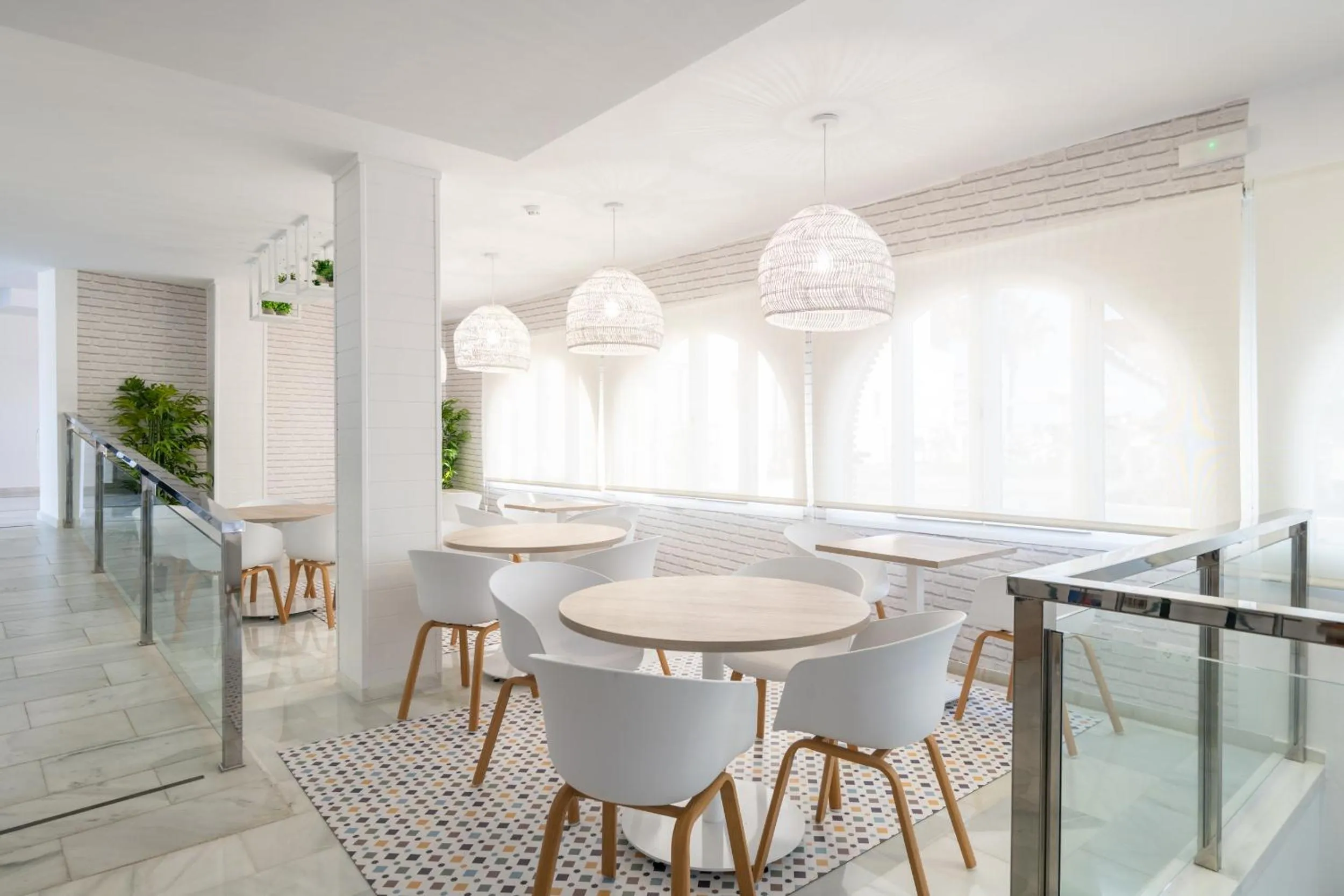 Living room in Hotel Nerja Club by Dorobe