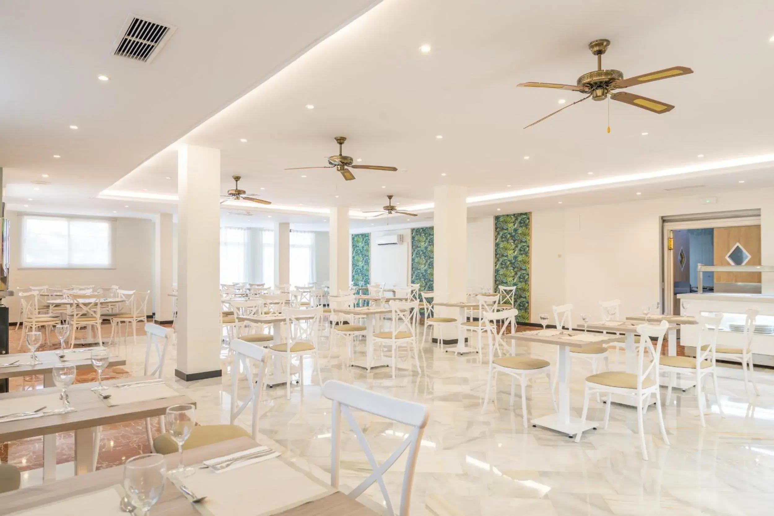 Restaurant/places to eat in Hotel Nerja Club by Dorobe Restaurant/places to eat in Hotel Nerja Club by Dorobe