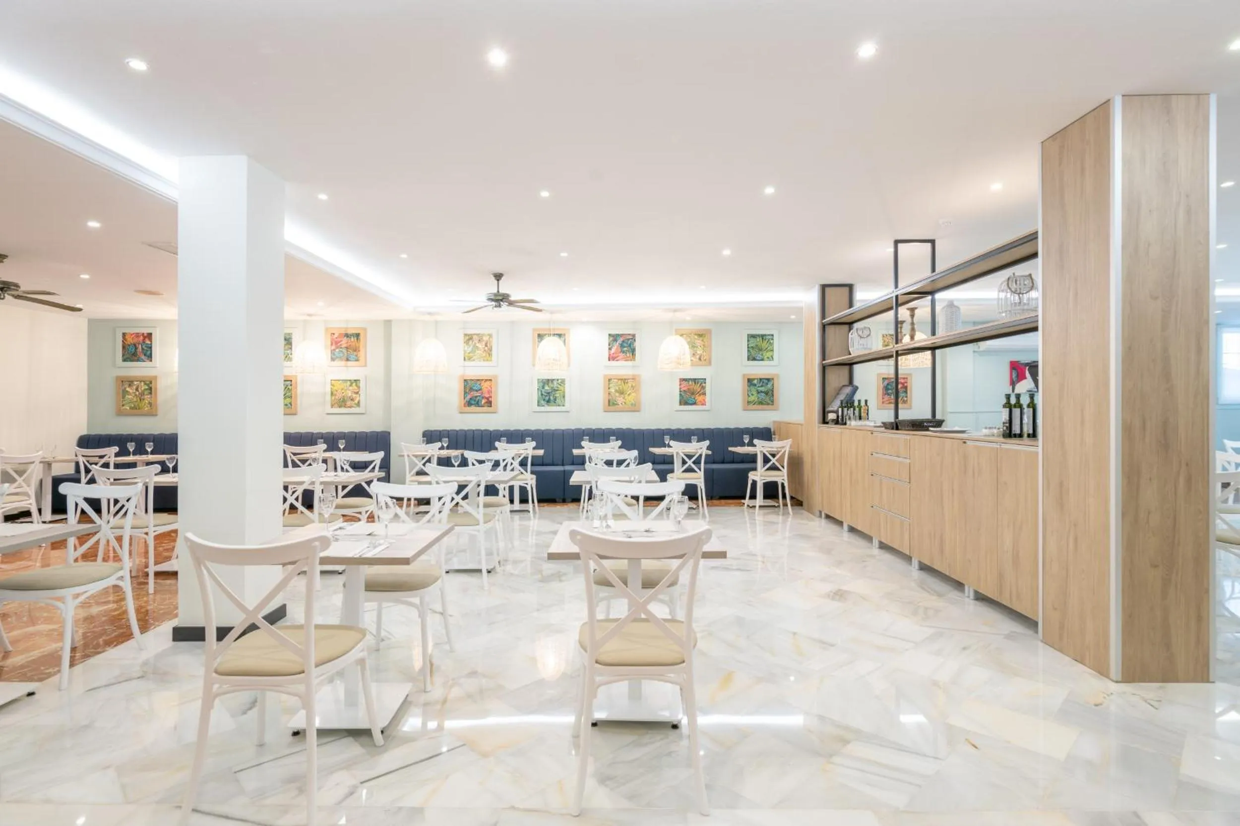 Restaurant/places to eat in Hotel Nerja Club by Dorobe