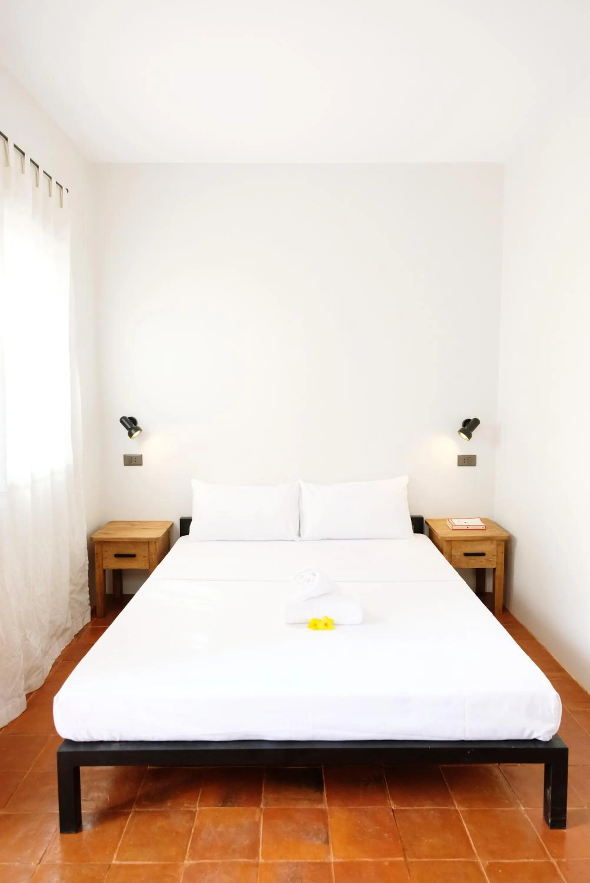 Bed in Mad Monkey Dumaguete