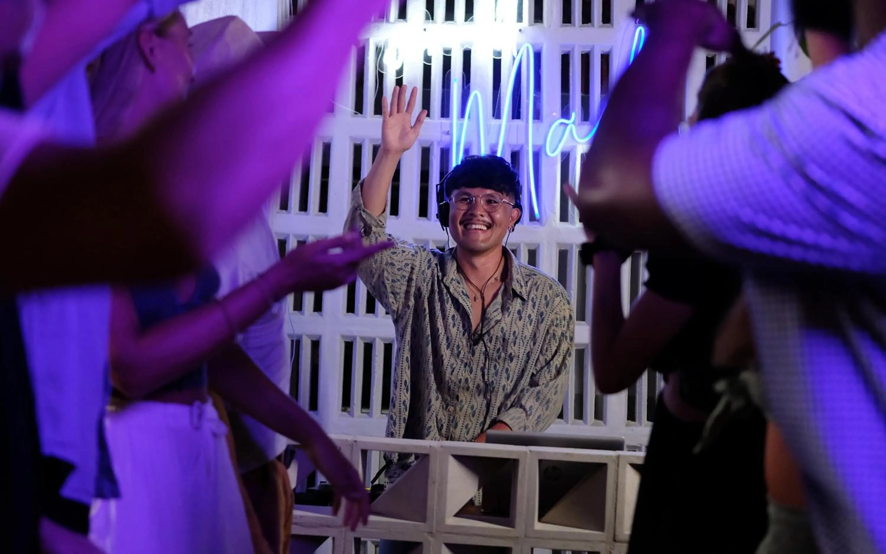 Lounge or bar in Mad Monkey Dumaguete