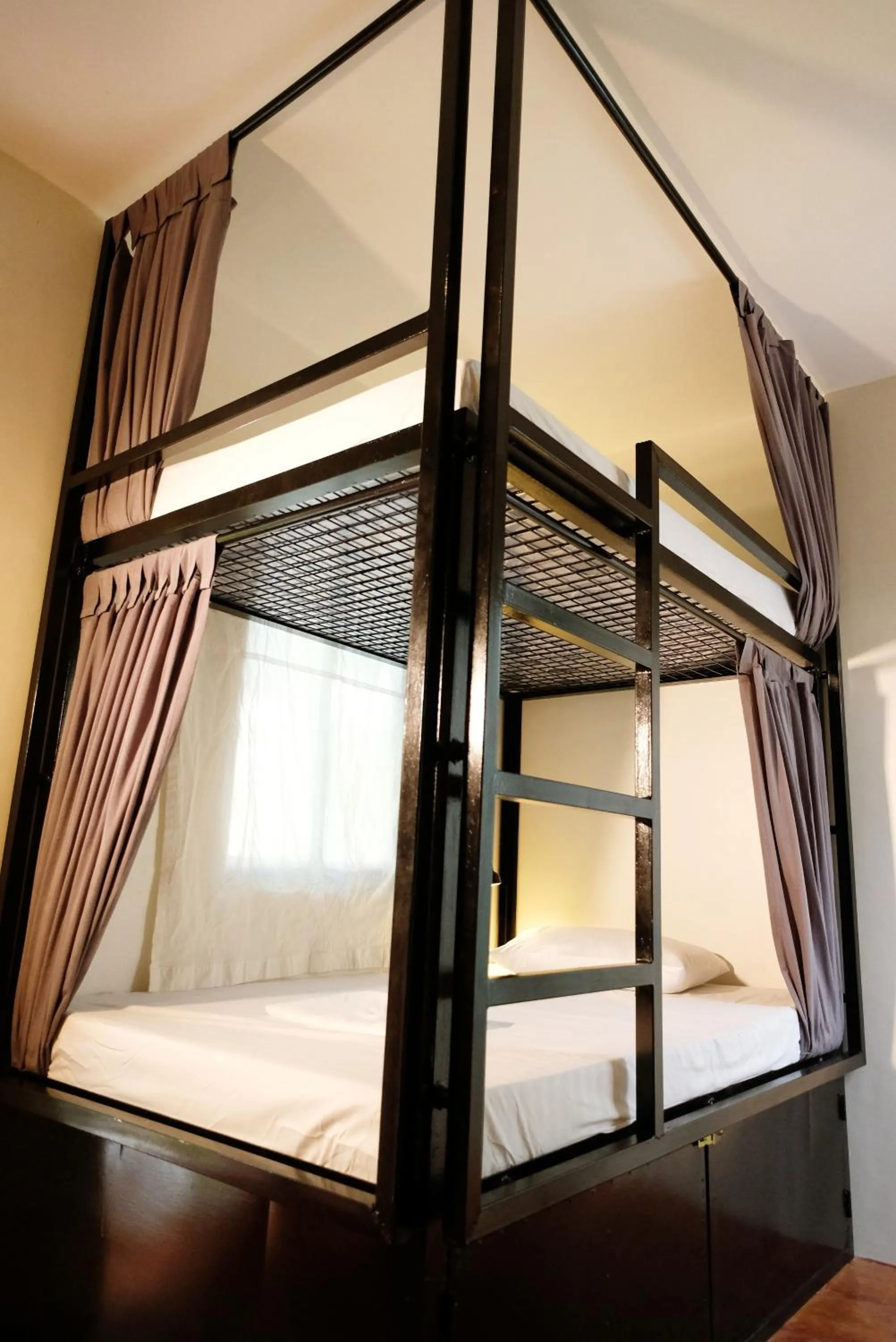 Bed in Mad Monkey Dumaguete