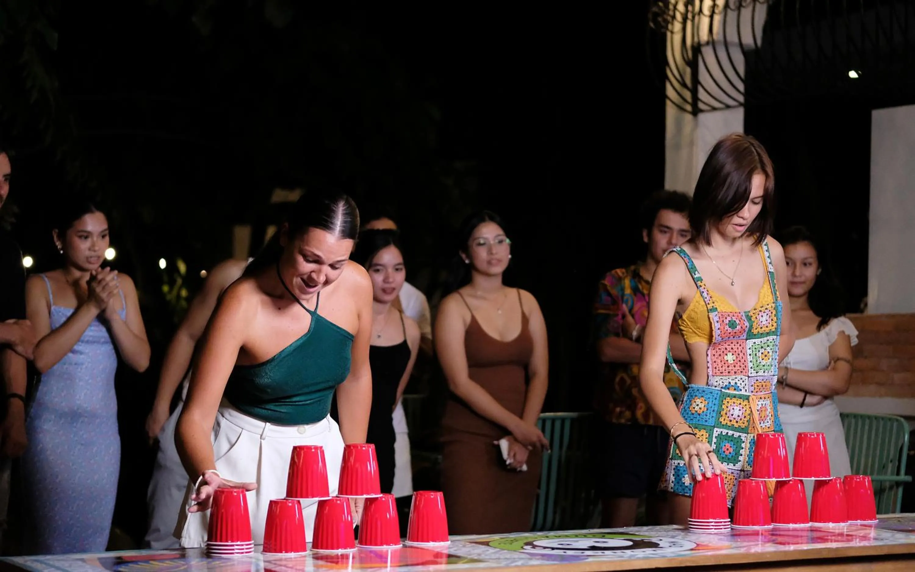 Evening entertainment in Mad Monkey Dumaguete