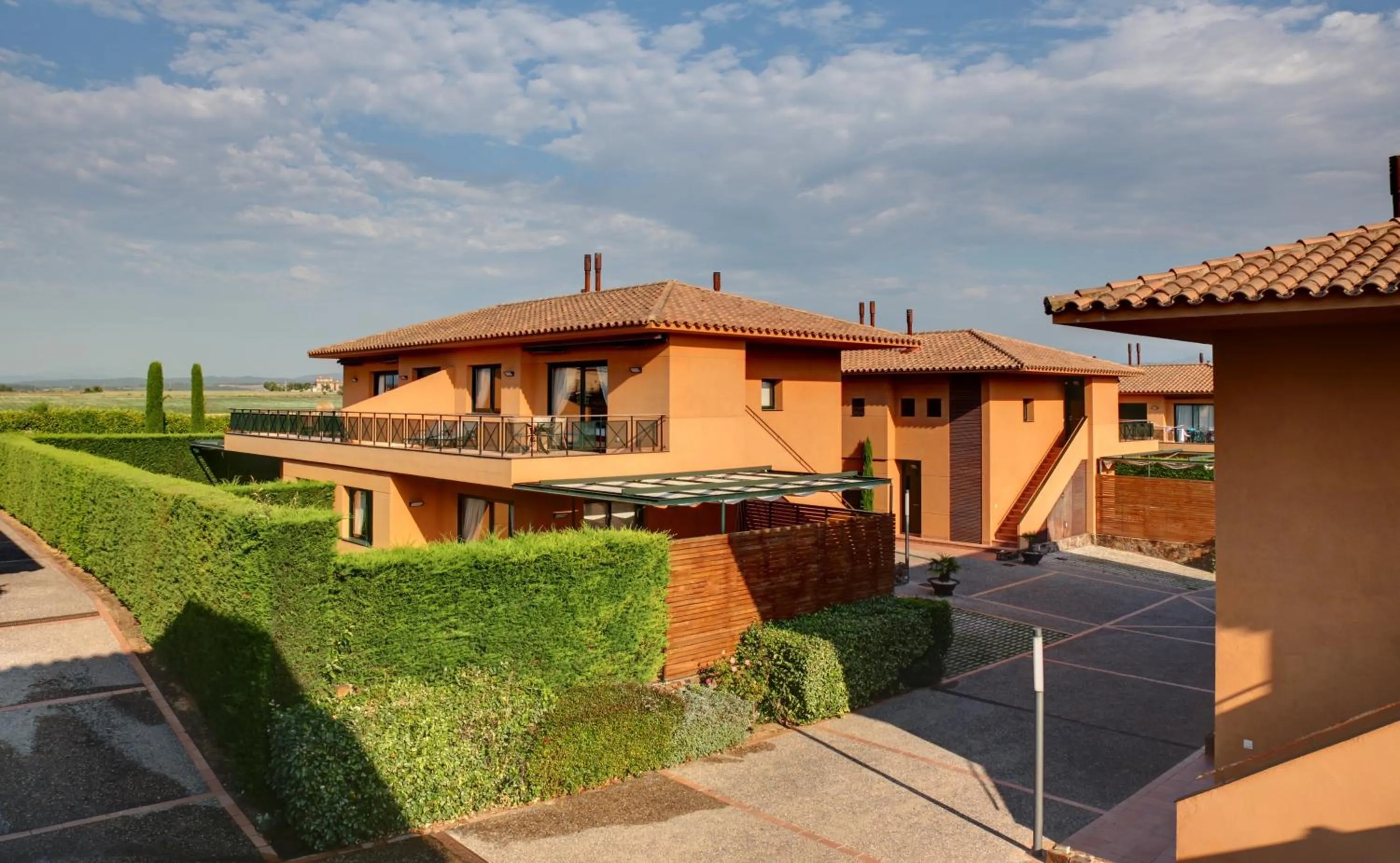 Property building in Apartahotel Suites Vila Birdie