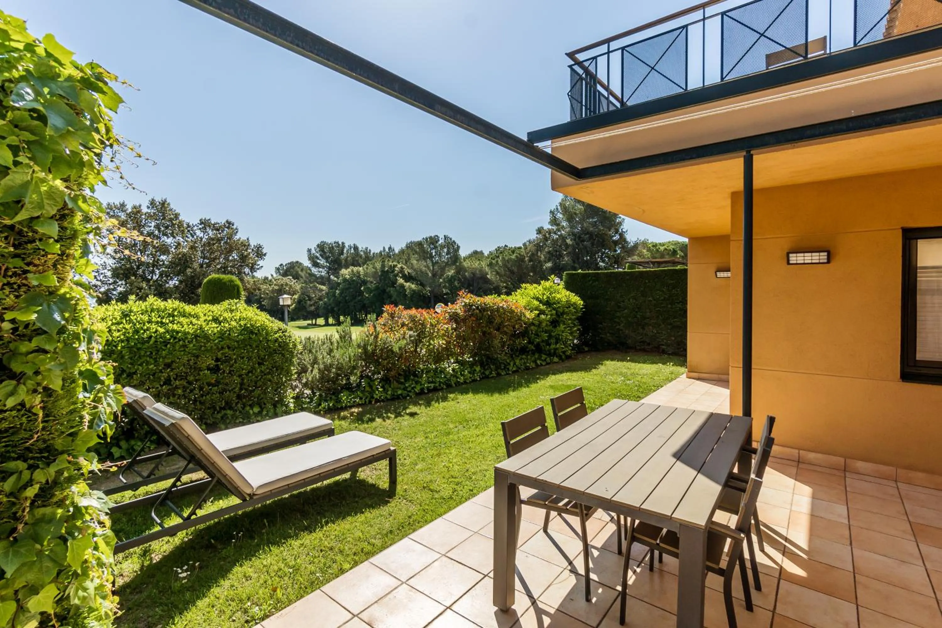 Garden in Apartahotel Suites Vila Birdie