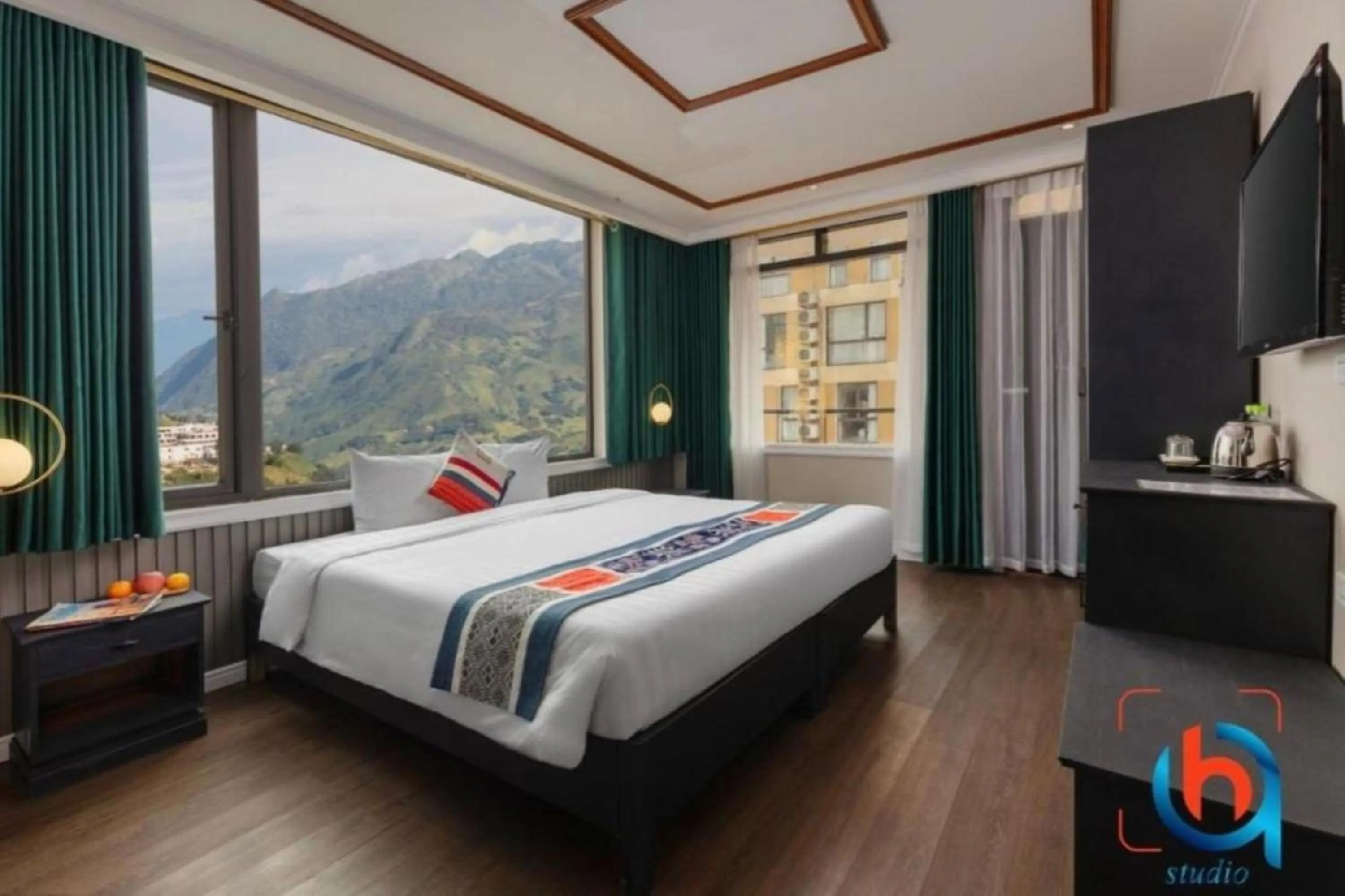 Photo of the whole room, Bed in Swan Sapa Hotel