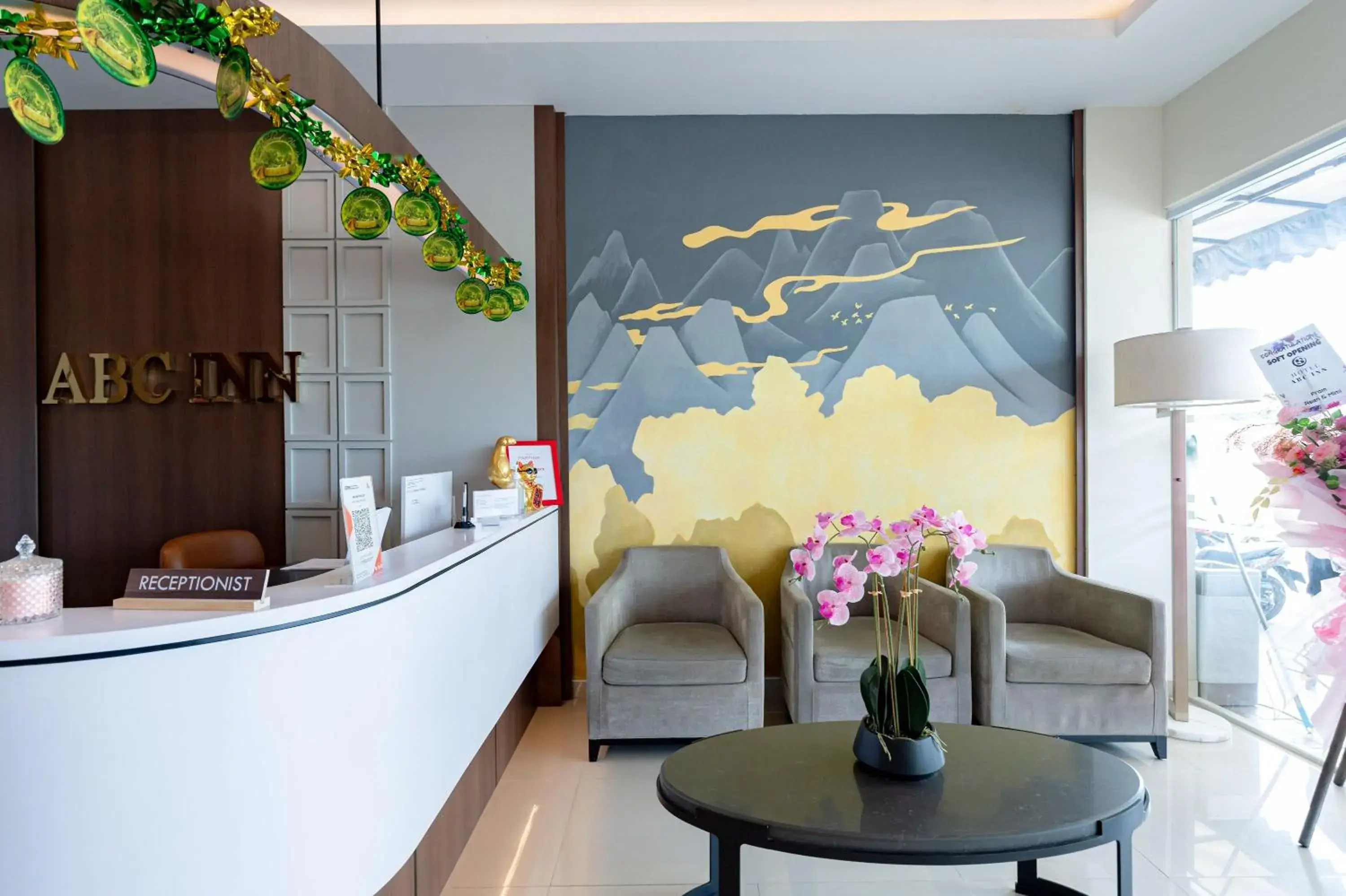 Living room in RedDoorz Plus at Komplek ABC Batu Aji Batam Living room in RedDoorz Plus at Komplek ABC Batu Aji Batam