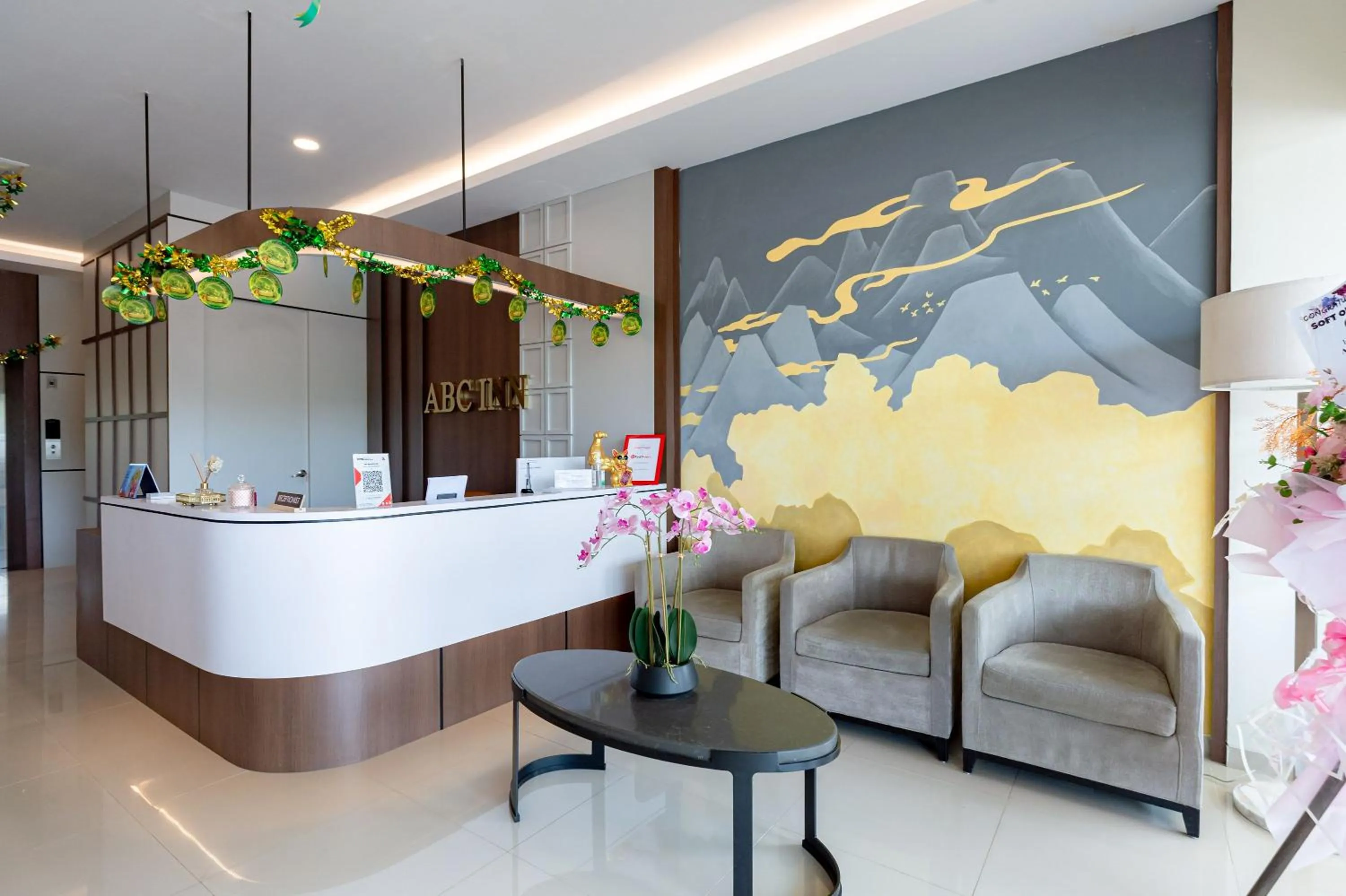 Lobby or reception in RedDoorz Plus at Komplek ABC Batu Aji Batam