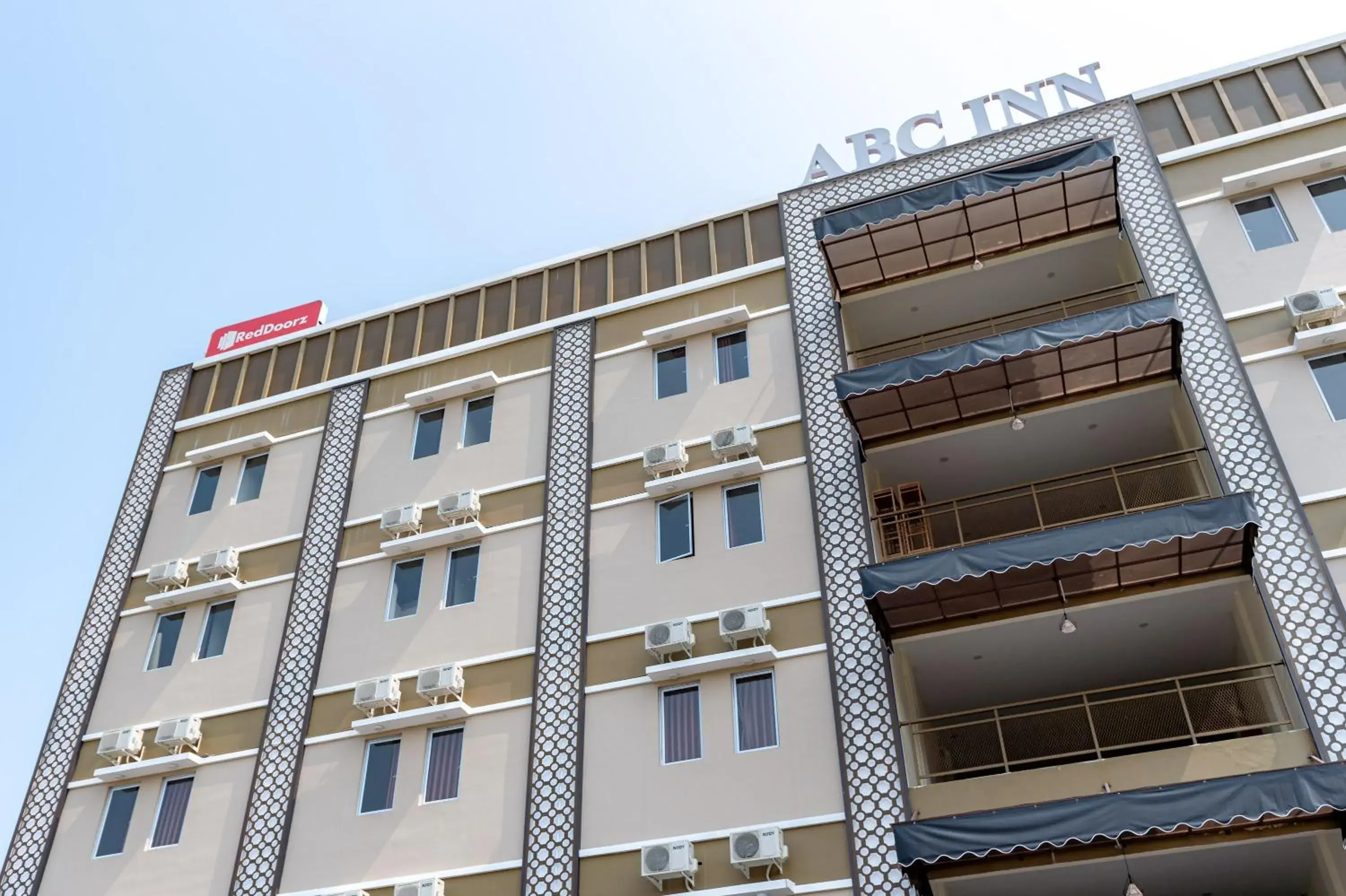 Property building in RedDoorz Plus at Komplek ABC Batu Aji Batam Property building in RedDoorz Plus at Komplek ABC Batu Aji Batam