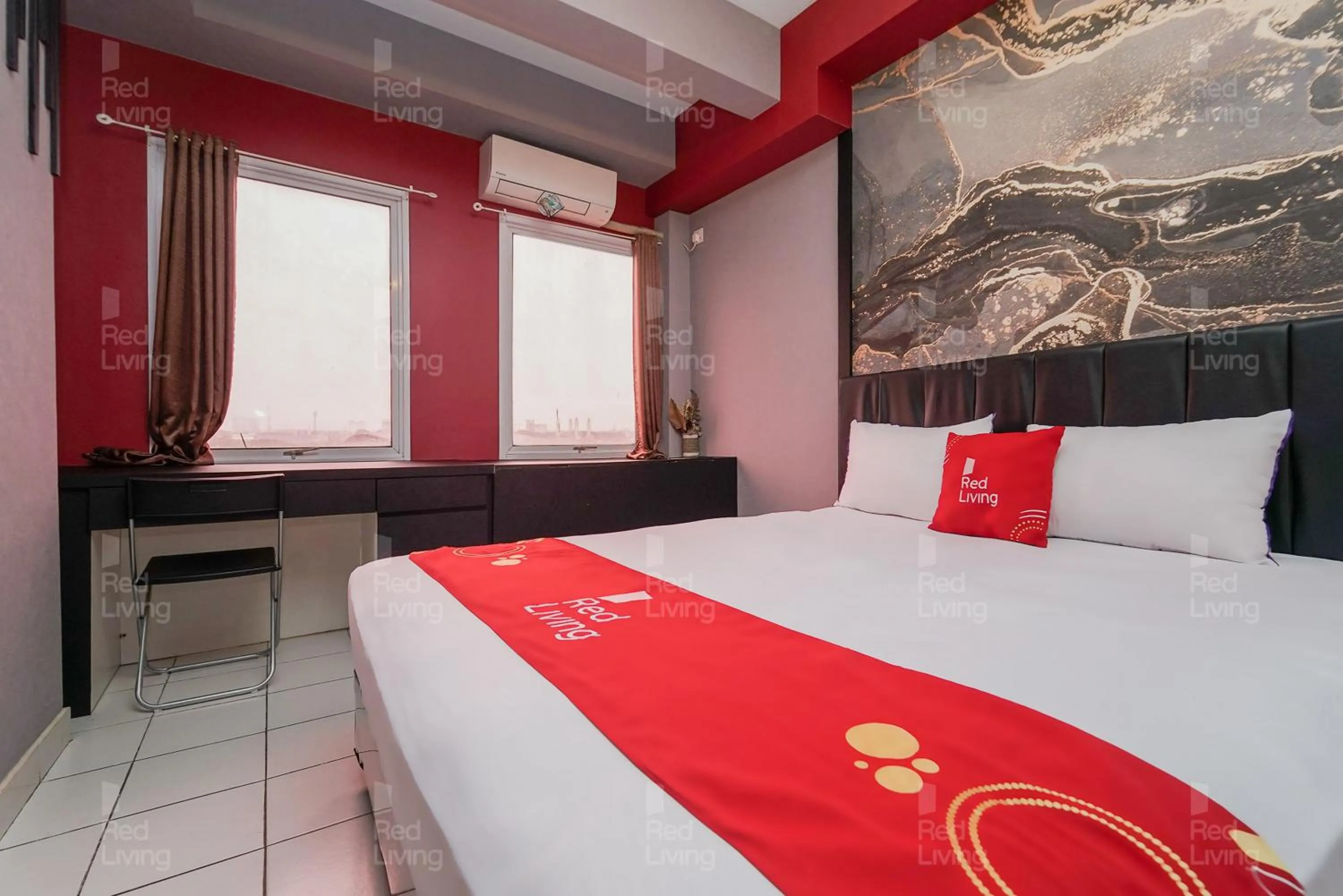 Bedroom, Bed in RedLiving Apartemen Patra Land Urbano - Kamarku Tower Mid-West
