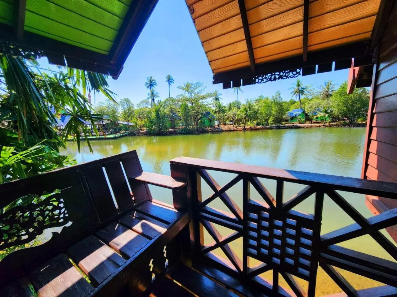Balcony/Terrace in Banmae Resort Kohchang