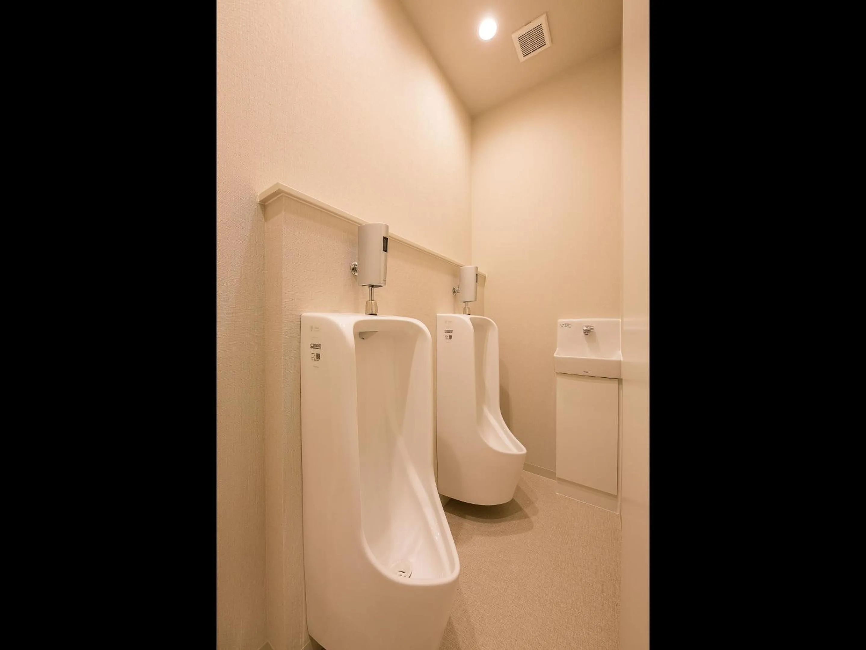 Toilet in Hotel Plus Hostel SAPPORO