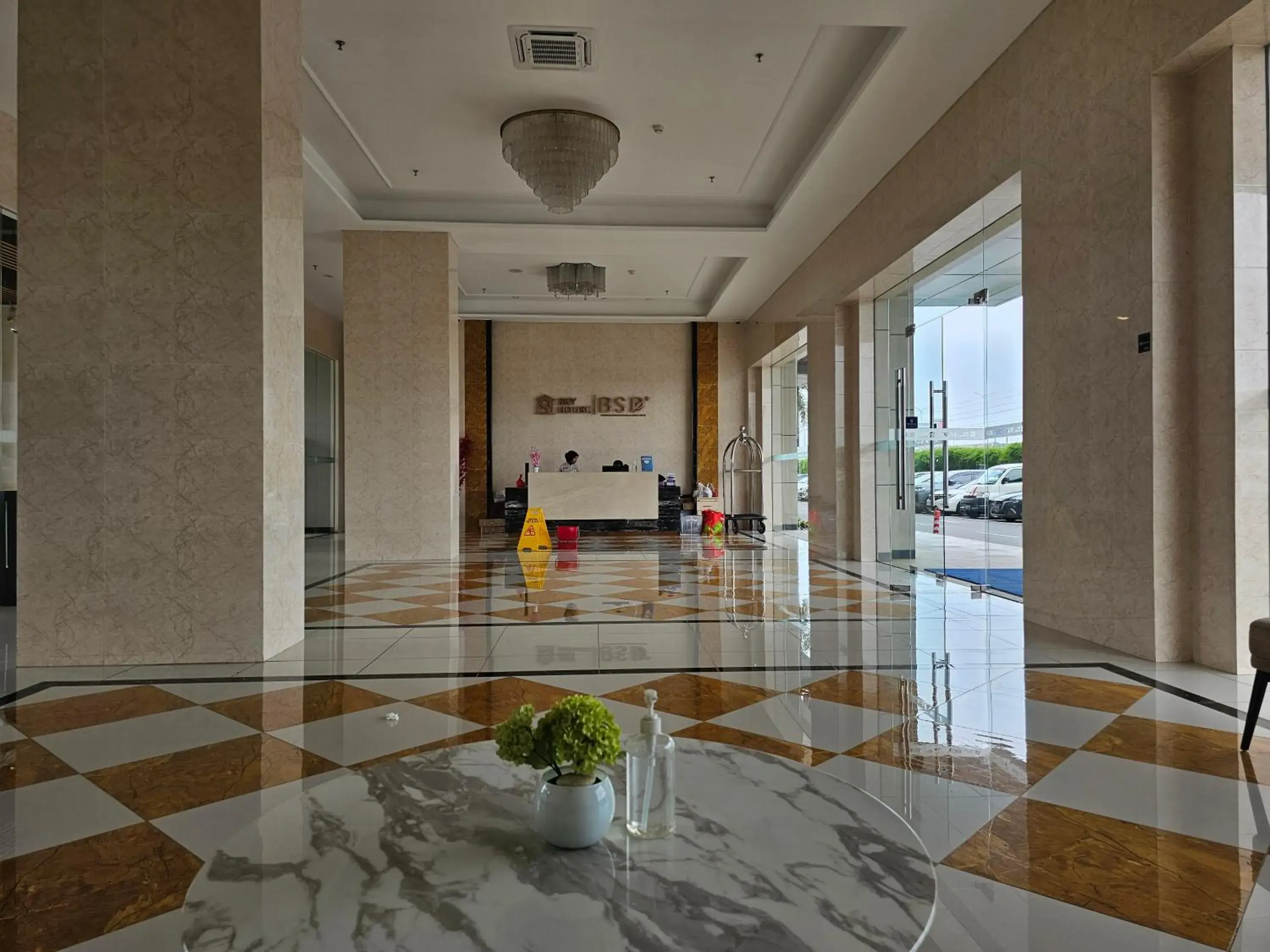 Lobby or reception in Apartement Sky House BSD TL19D By LiviRooms Lobby or reception in Apartement Sky House BSD TL19D By LiviRooms