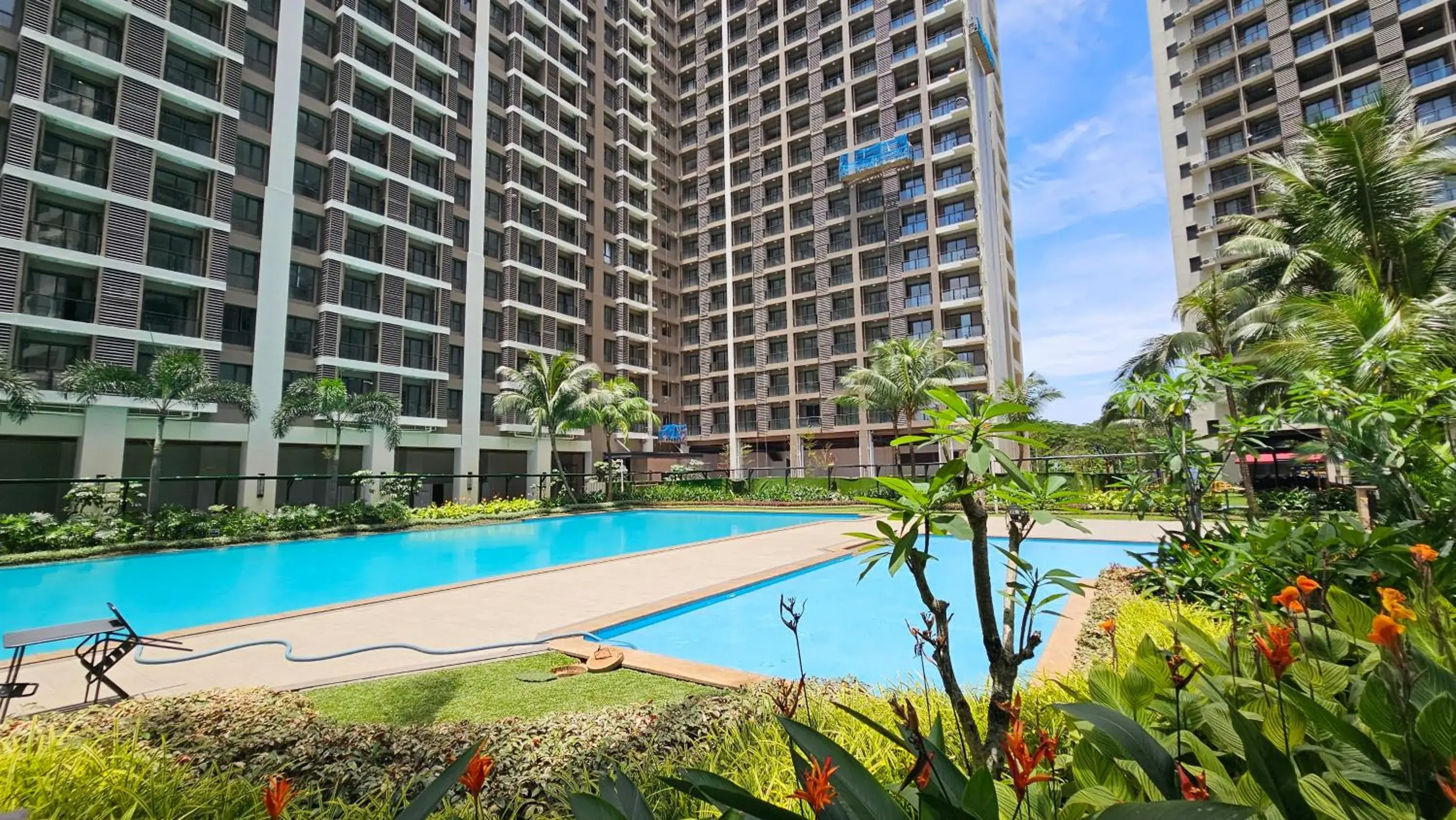 Swimming pool in Apartement Sky House BSD TL19D By LiviRooms Swimming pool in Apartement Sky House BSD TL19D By LiviRooms