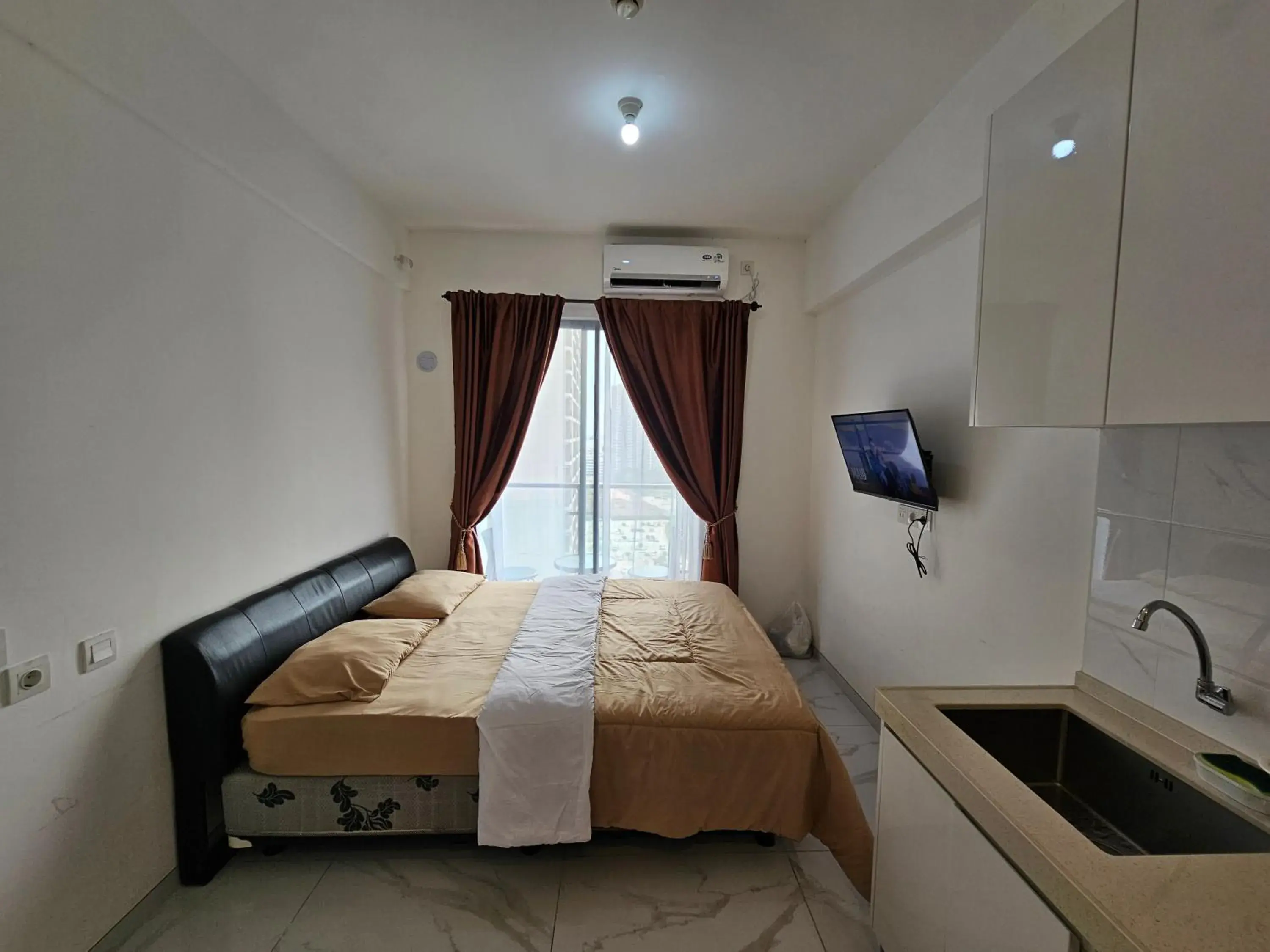 Bedroom, Bed in Apartement Sky House BSD TL19D By LiviRooms Bedroom, Bed in Apartement Sky House BSD TL19D By LiviRooms