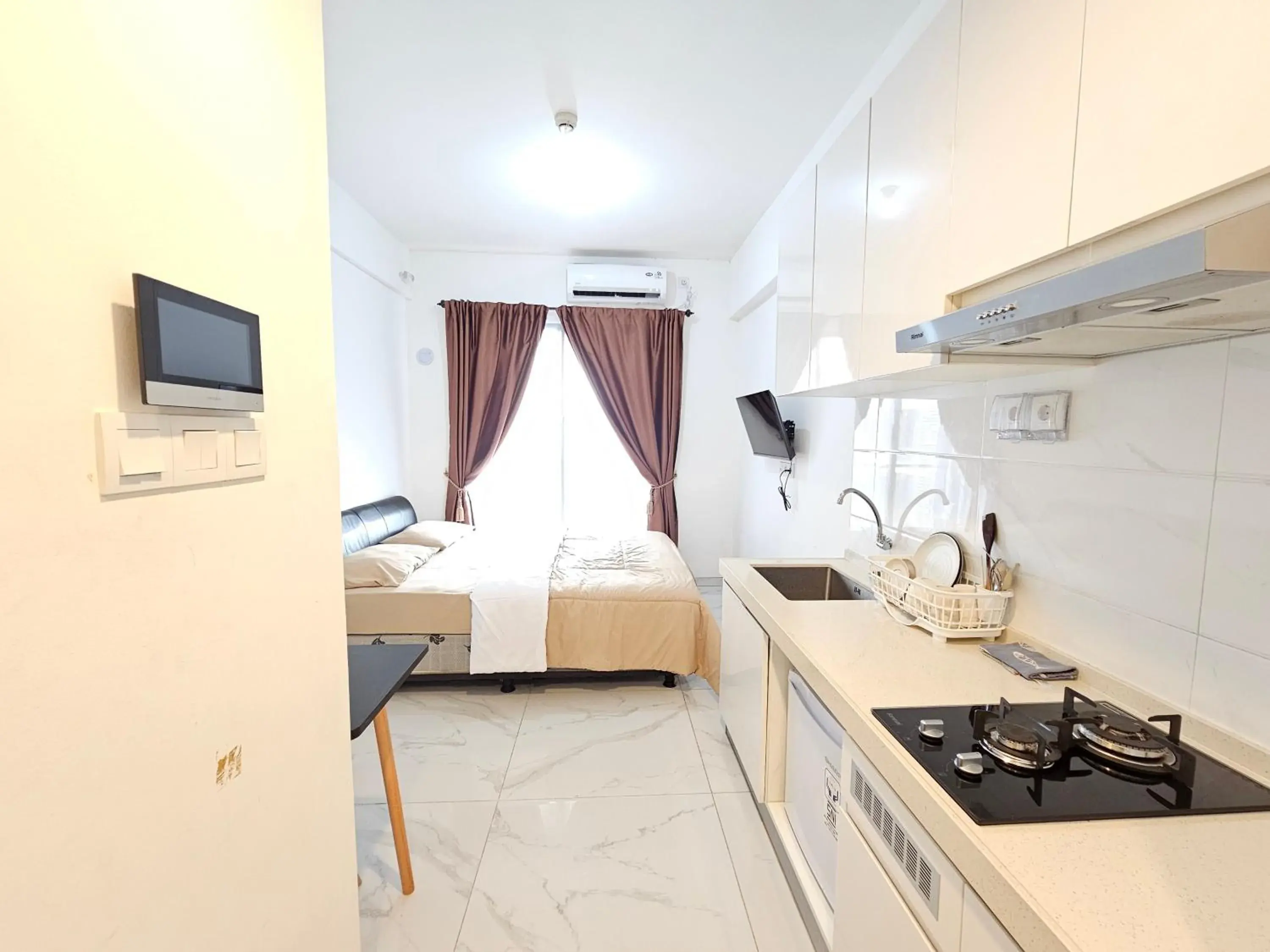 Bedroom, Bed in Apartement Sky House BSD TL19D By LiviRooms Bedroom, Bed in Apartement Sky House BSD TL19D By LiviRooms