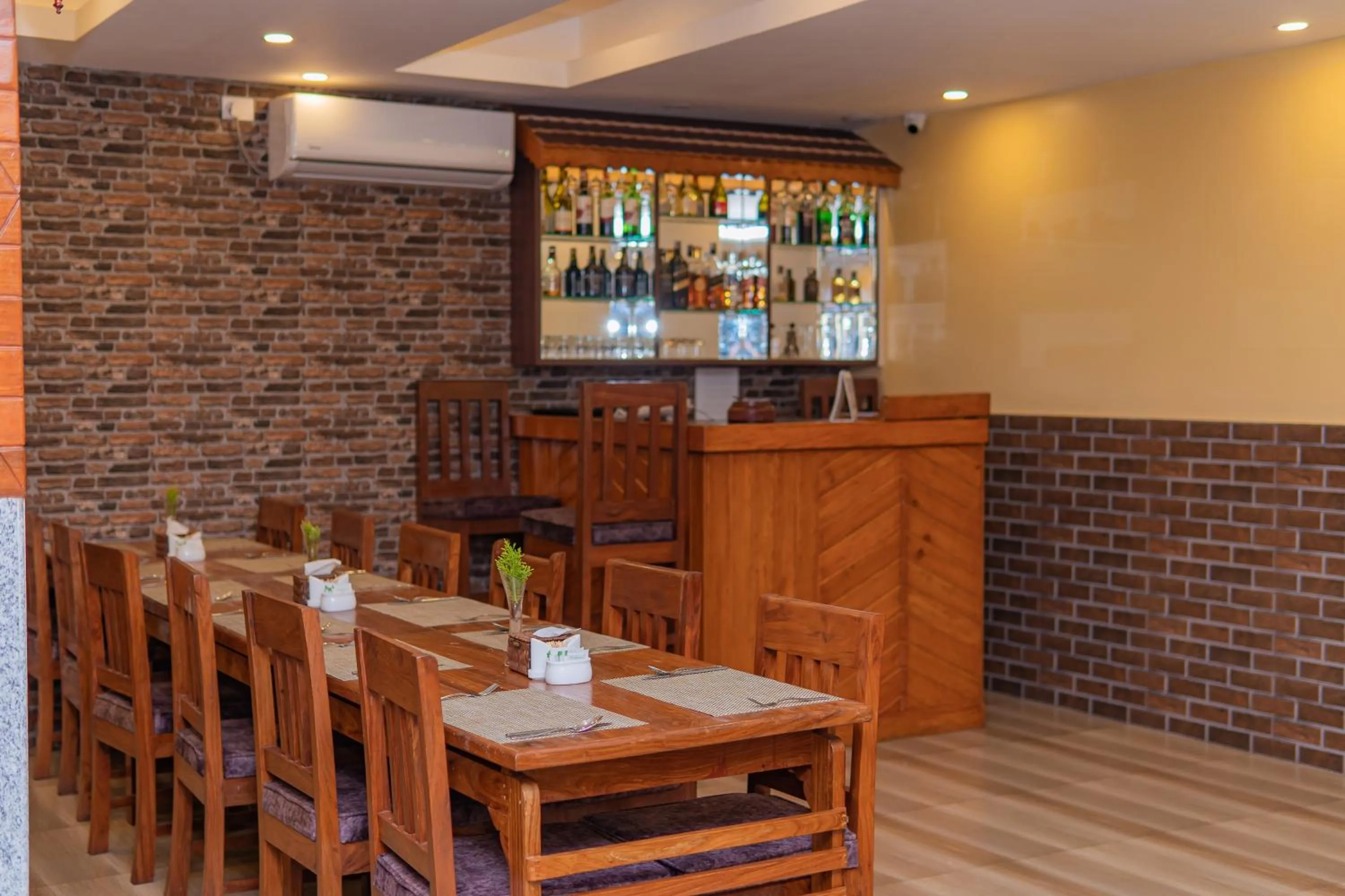 Restaurant/places to eat in Hotel Hidden Kingdom