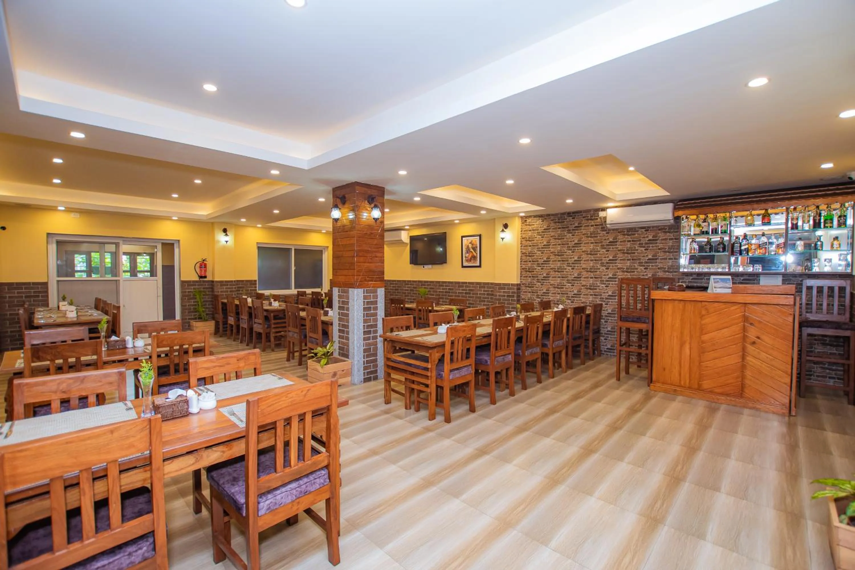 Restaurant/places to eat in Hotel Hidden Kingdom