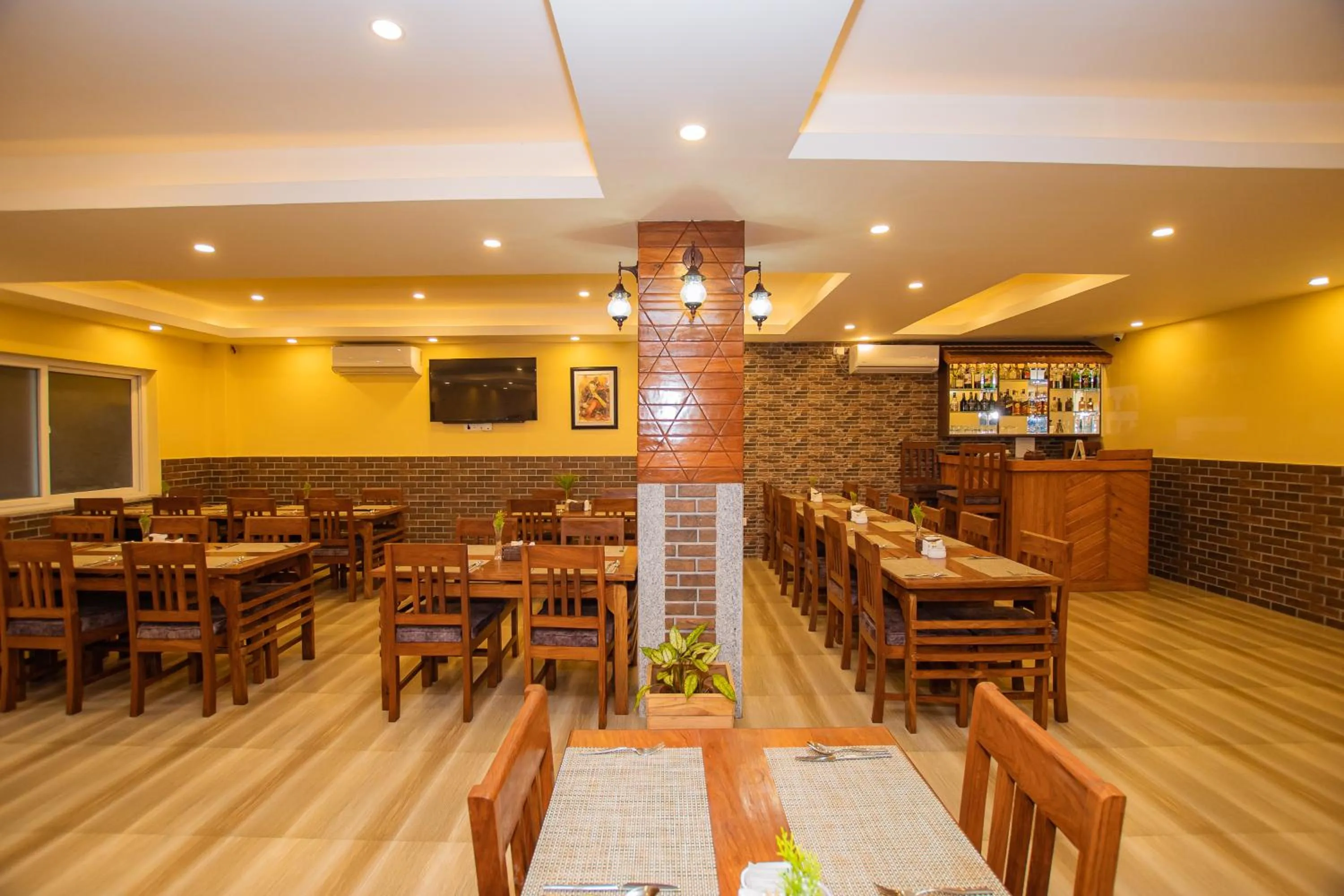 Restaurant/places to eat in Hotel Hidden Kingdom