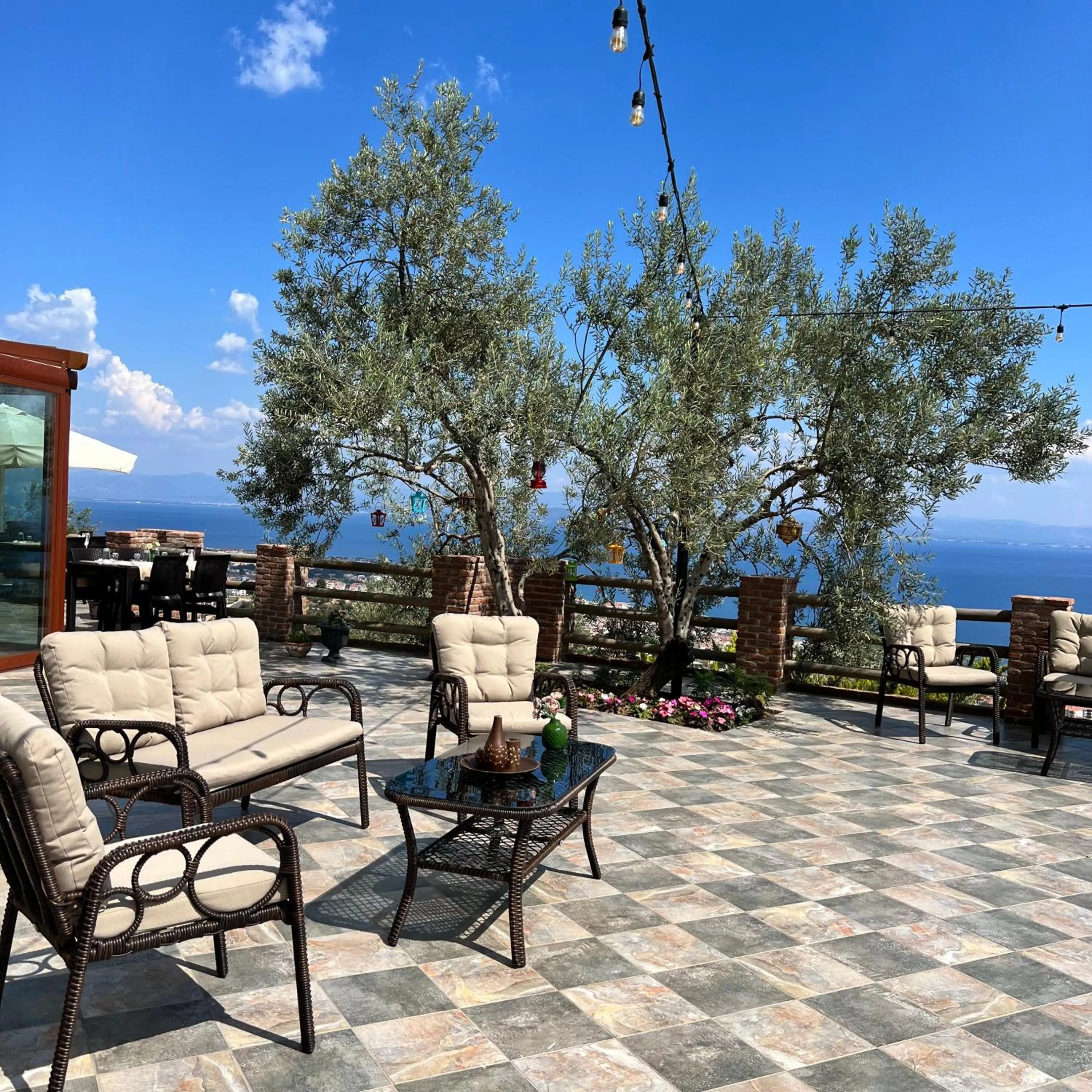 Balcony/Terrace in KAZDAĞLARI ZEYTUNİHAN BUTİK OTEL