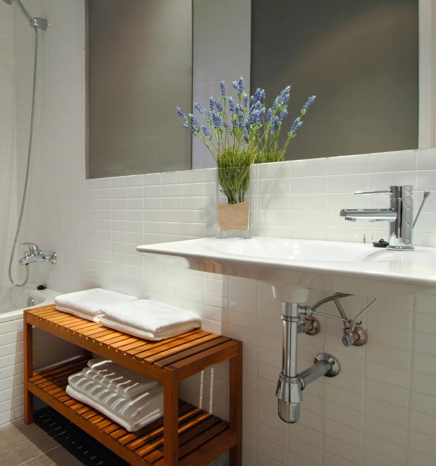 Bathroom in Barcelonaguest