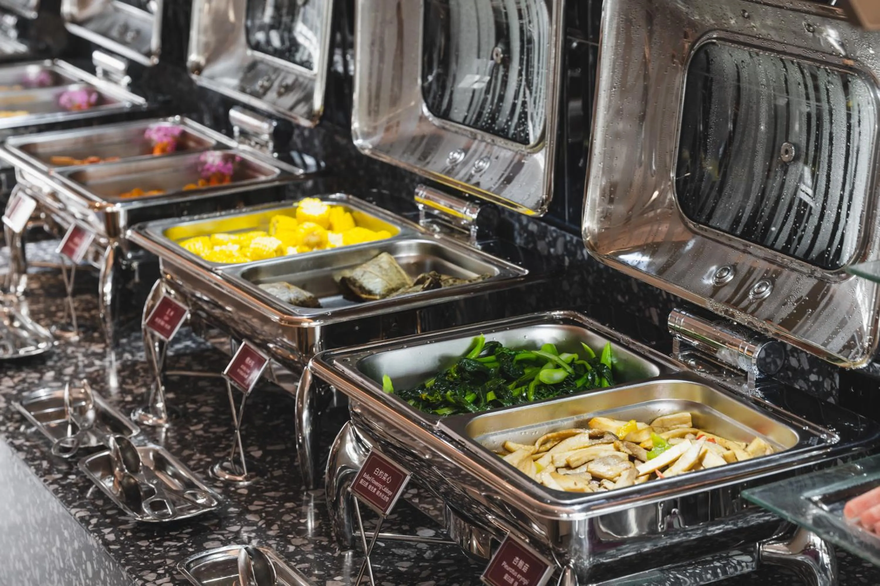 Restaurant/places to eat in Paco Hotel Botanical Garden Metro Guangzhou