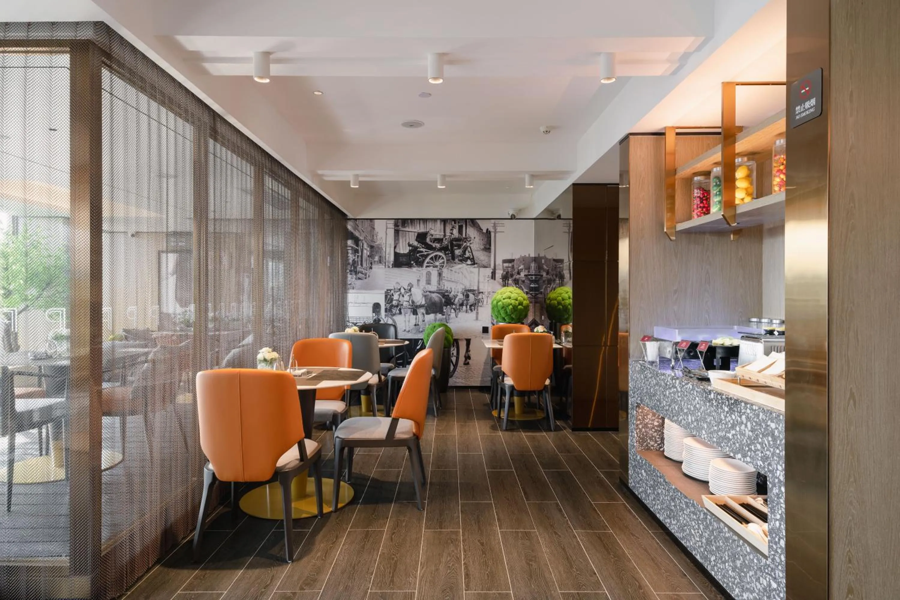 Restaurant/places to eat in Paco Hotel Botanical Garden Metro Guangzhou