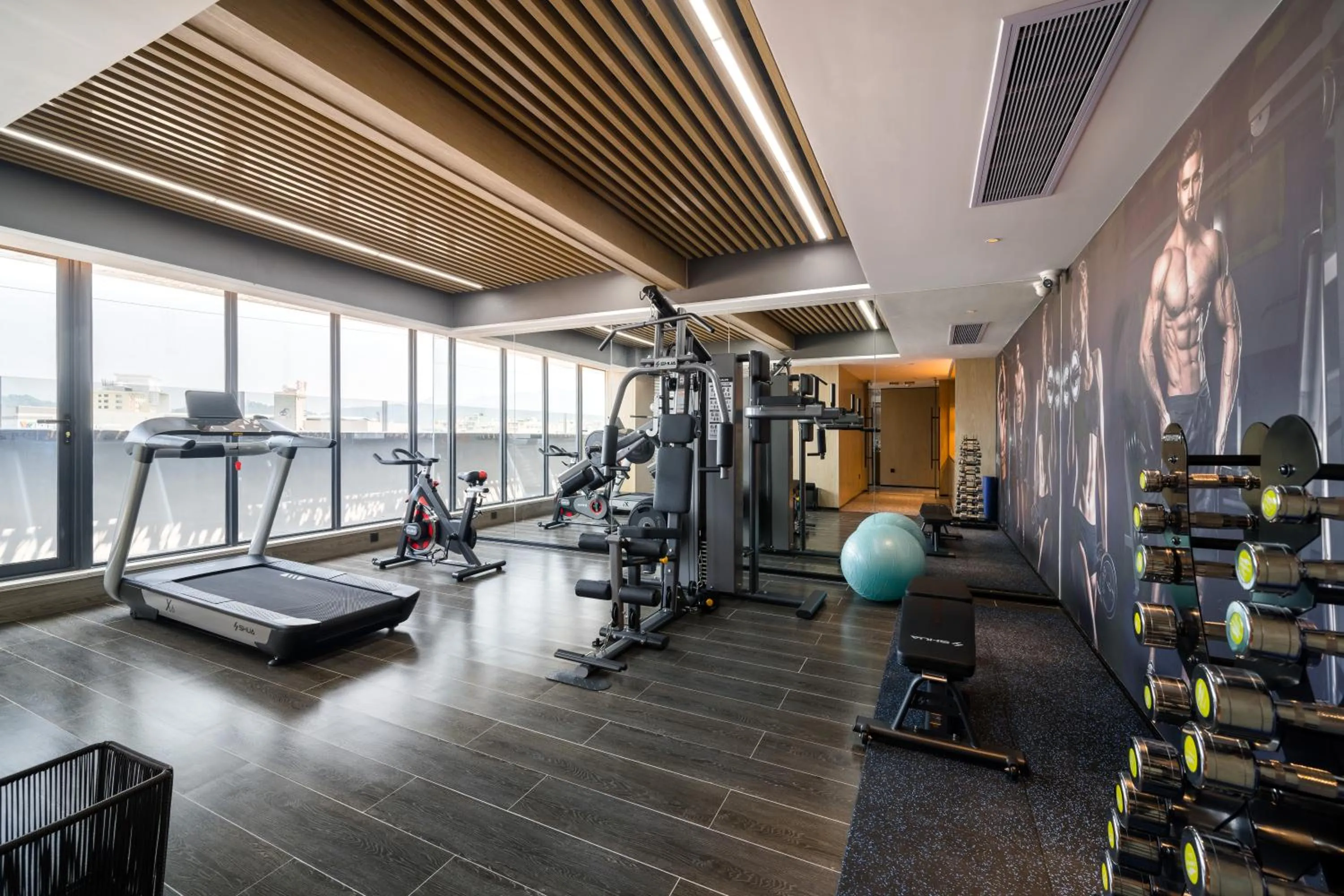Fitness centre/facilities in Paco Hotel Botanical Garden Metro Guangzhou