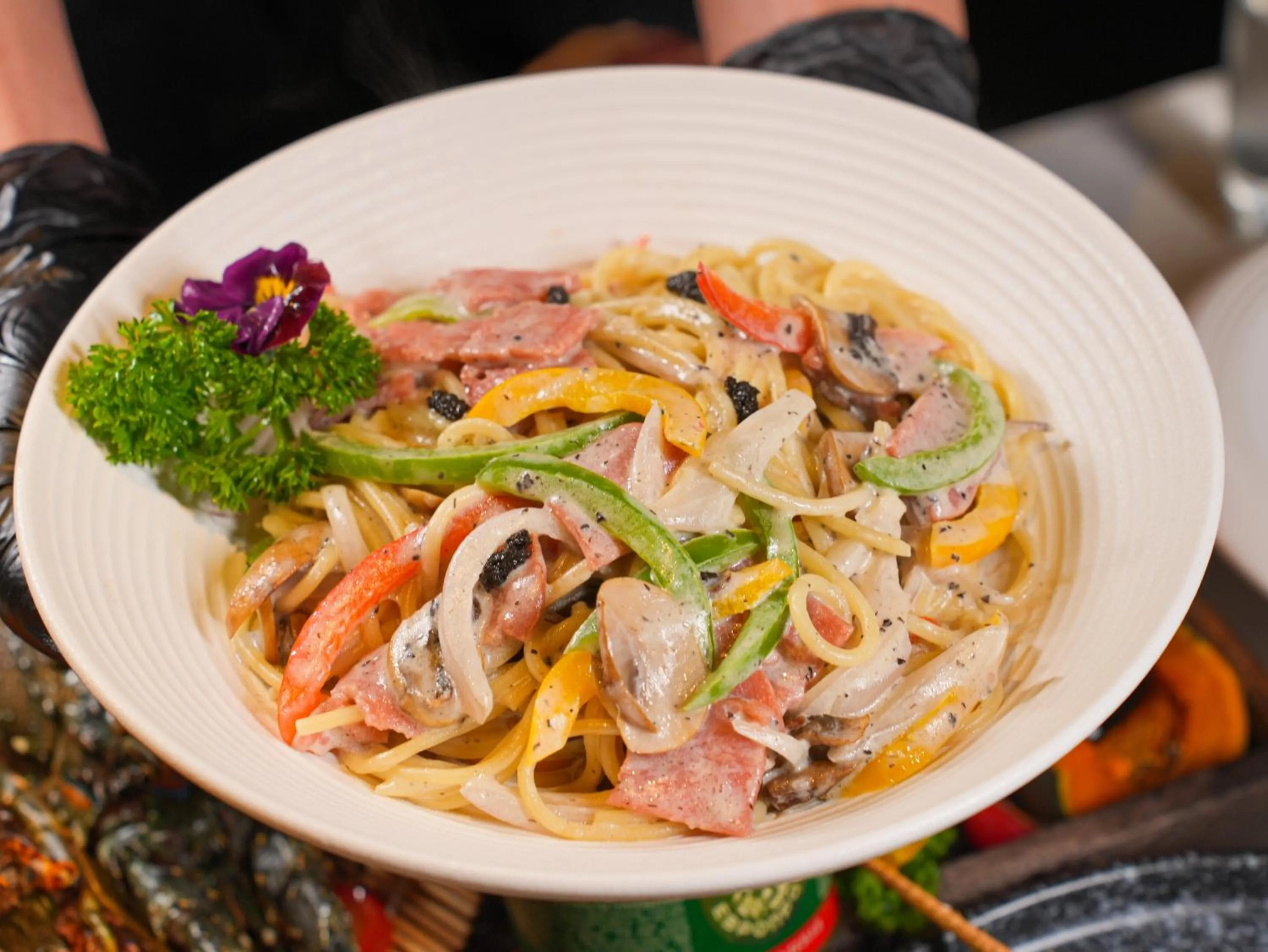 Restaurant/places to eat in Paco Hotel Botanical Garden Metro Guangzhou