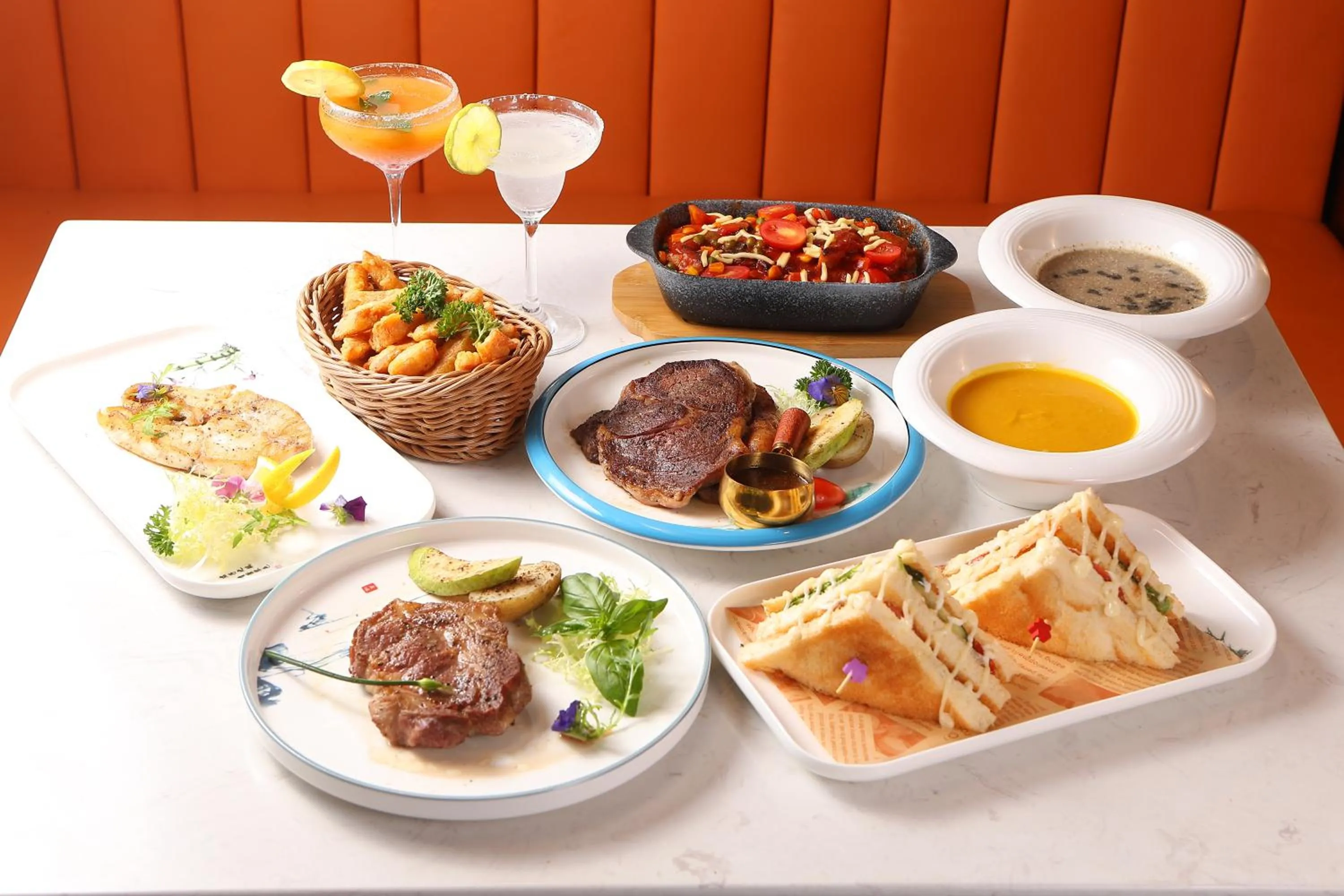 Restaurant/places to eat in Paco Hotel Botanical Garden Metro Guangzhou