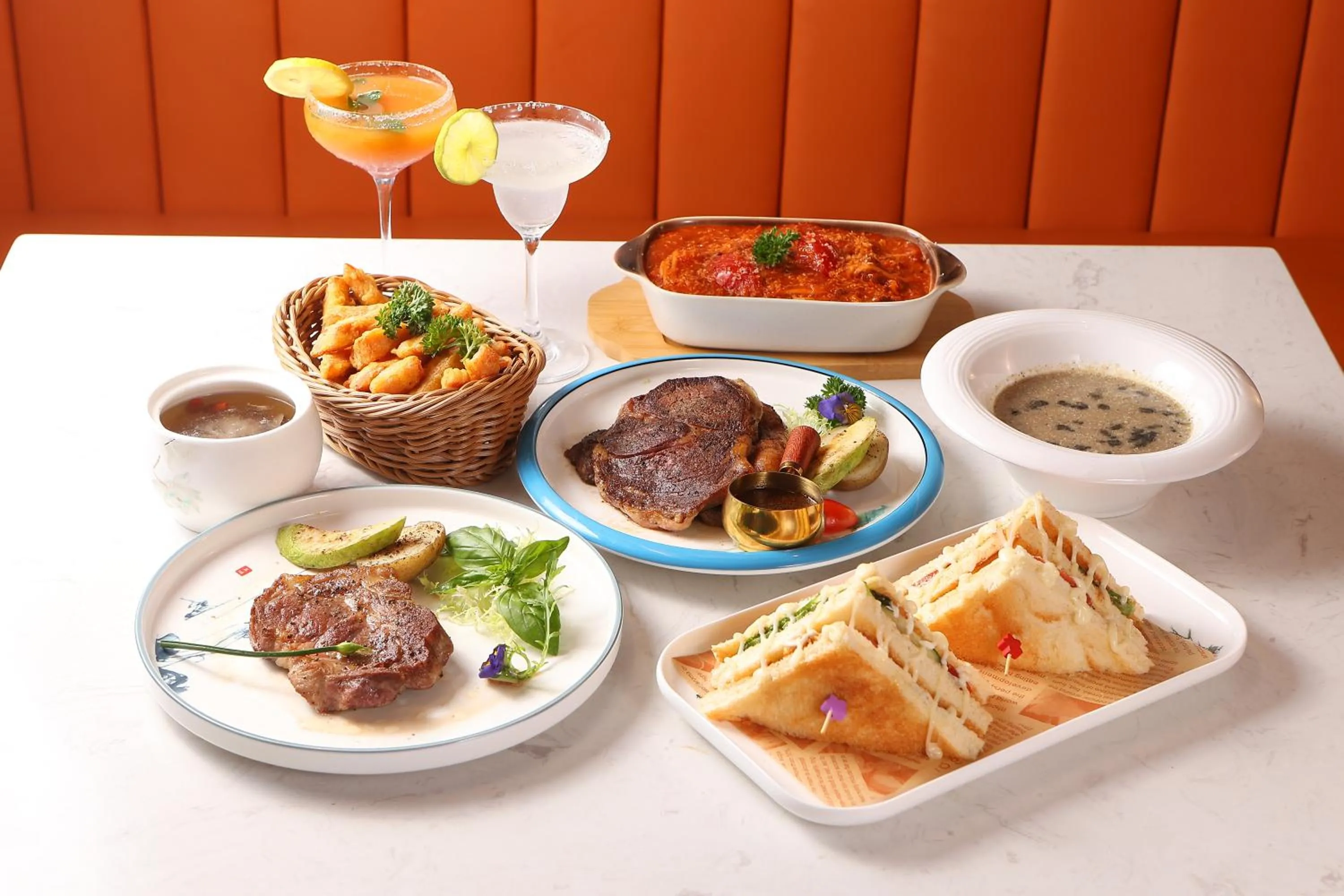 Restaurant/places to eat in Paco Hotel Botanical Garden Metro Guangzhou