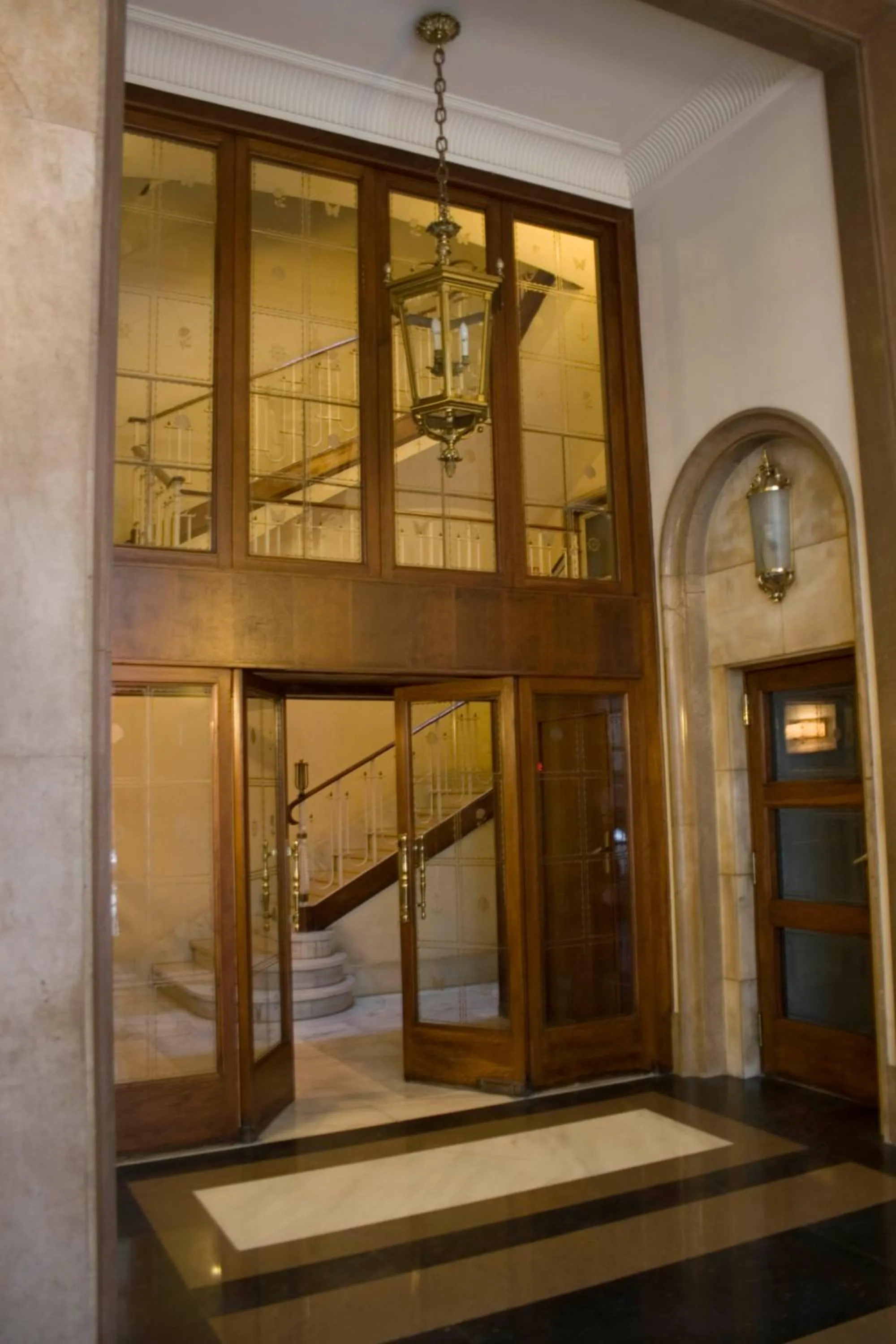 Facade/entrance in Petit Hotel