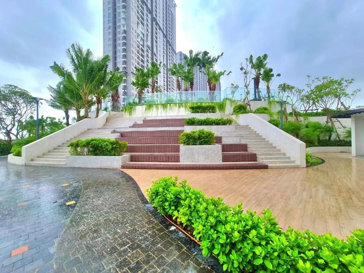 Swimming pool in Capsule Ecopark