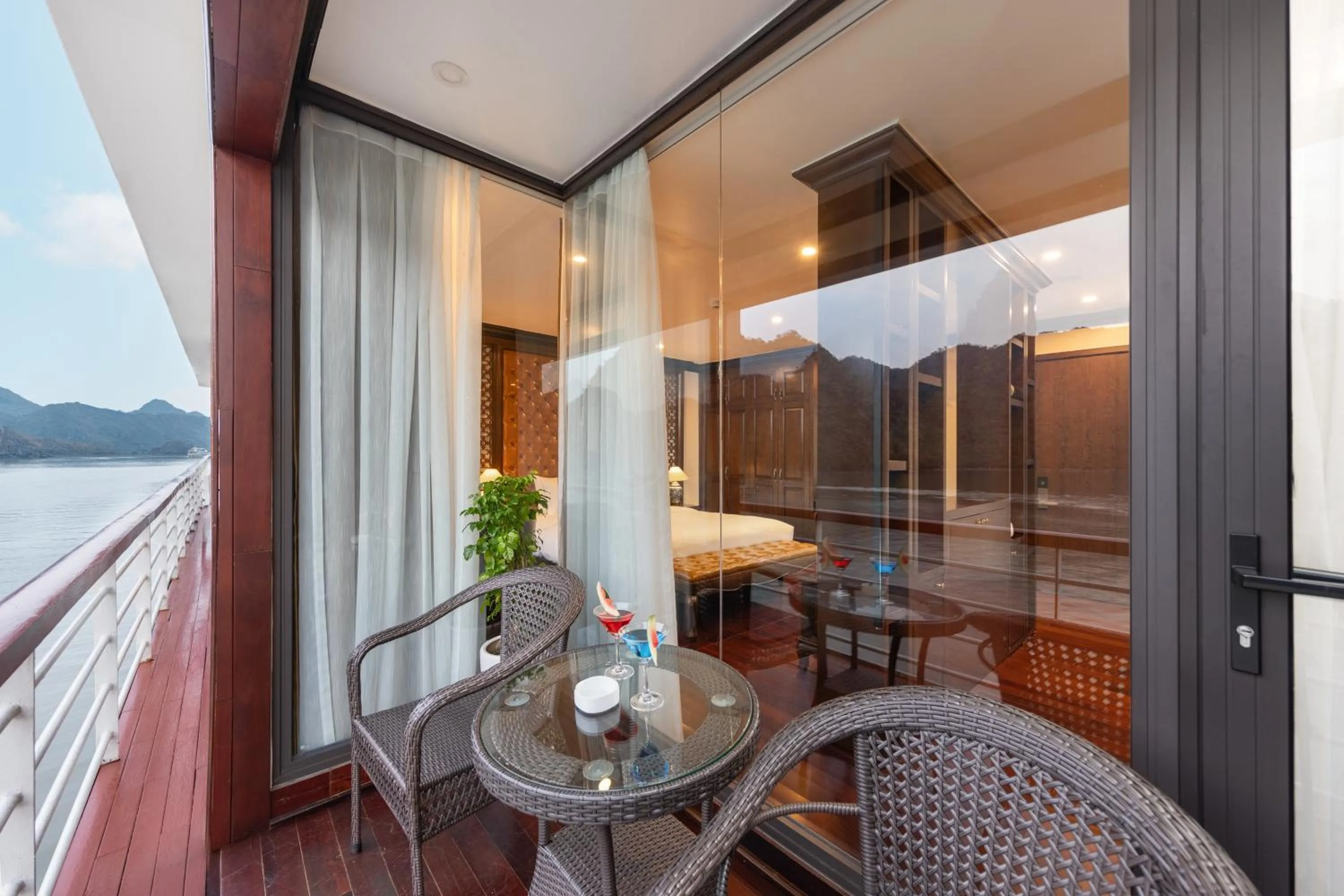 Balcony/Terrace in Aqua Of The Seas Cruise Halong by AHG