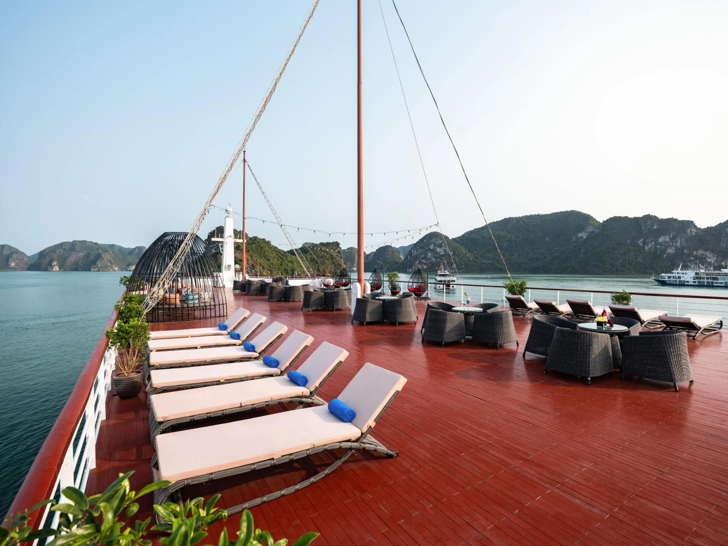 sunbed in Aqua Of The Seas Cruise Halong by AHG