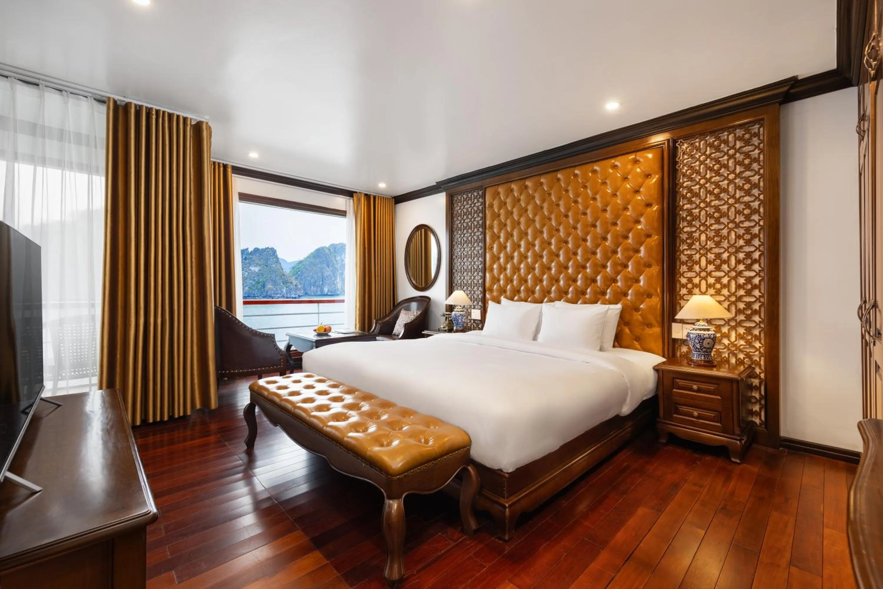 Bed in Aqua Of The Seas Cruise Halong by AHG