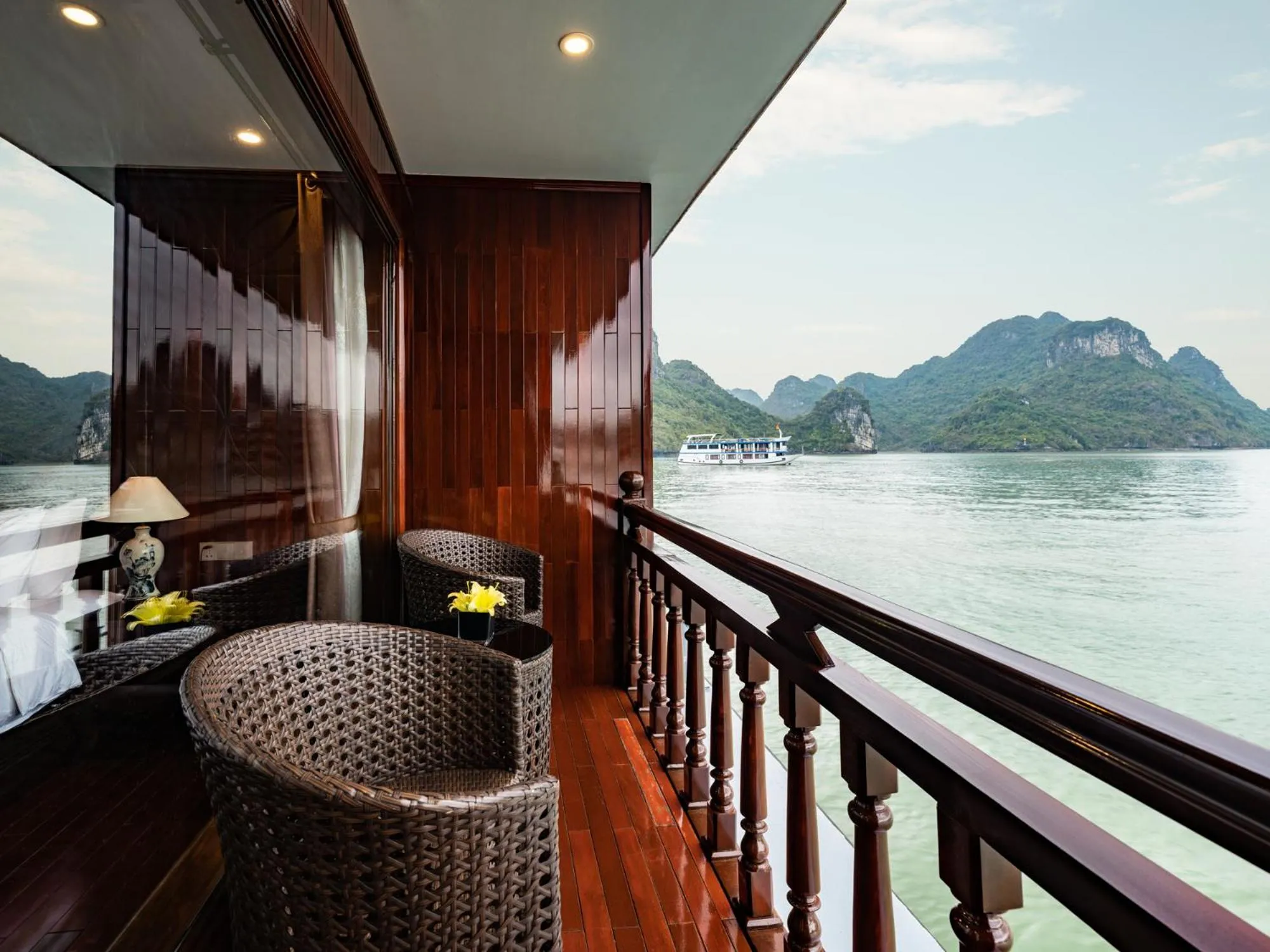 Balcony/Terrace in Aqua Of The Seas Cruise Halong by AHG