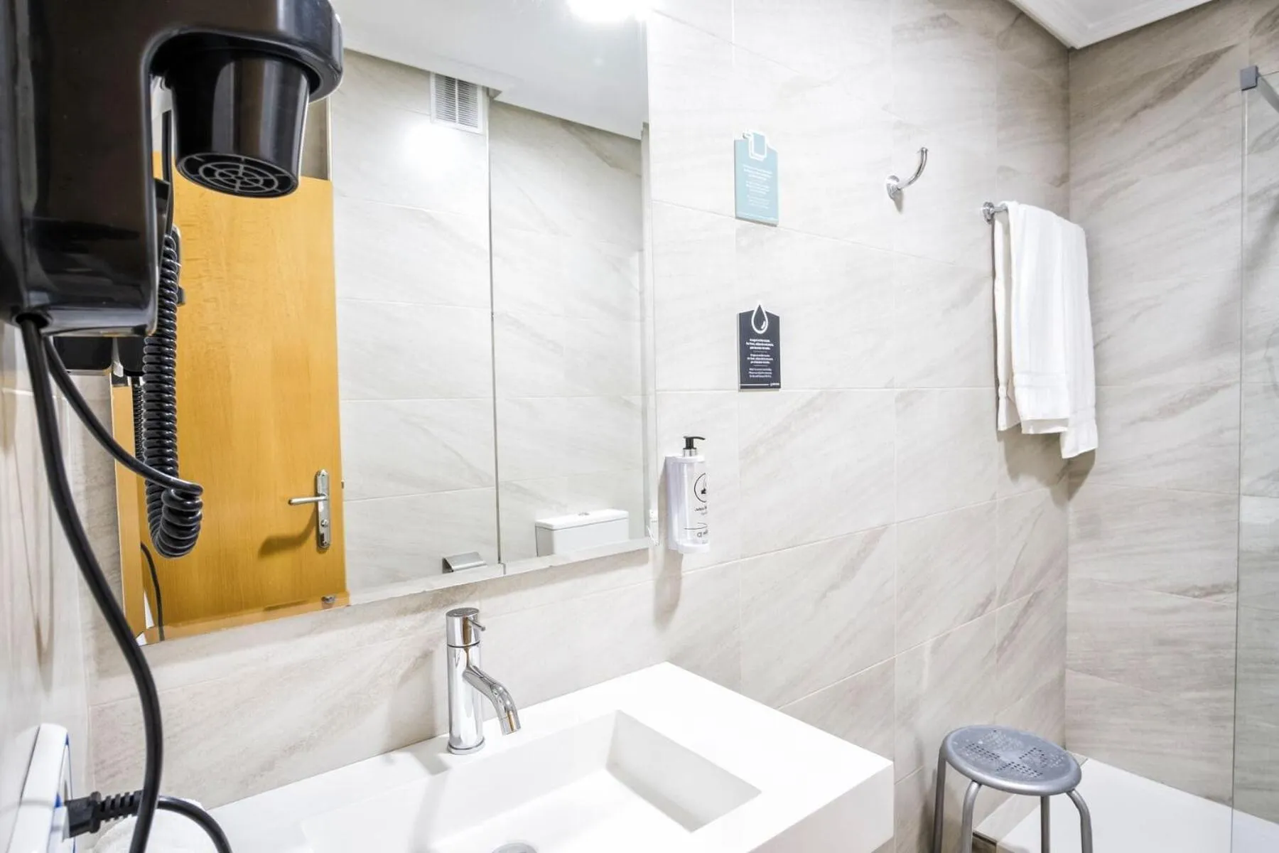 Bathroom in Hotel Alda Castelao