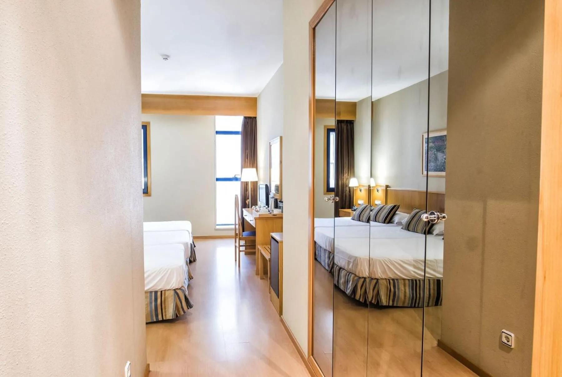 Bedroom, Bed in Hotel Alda Castelao