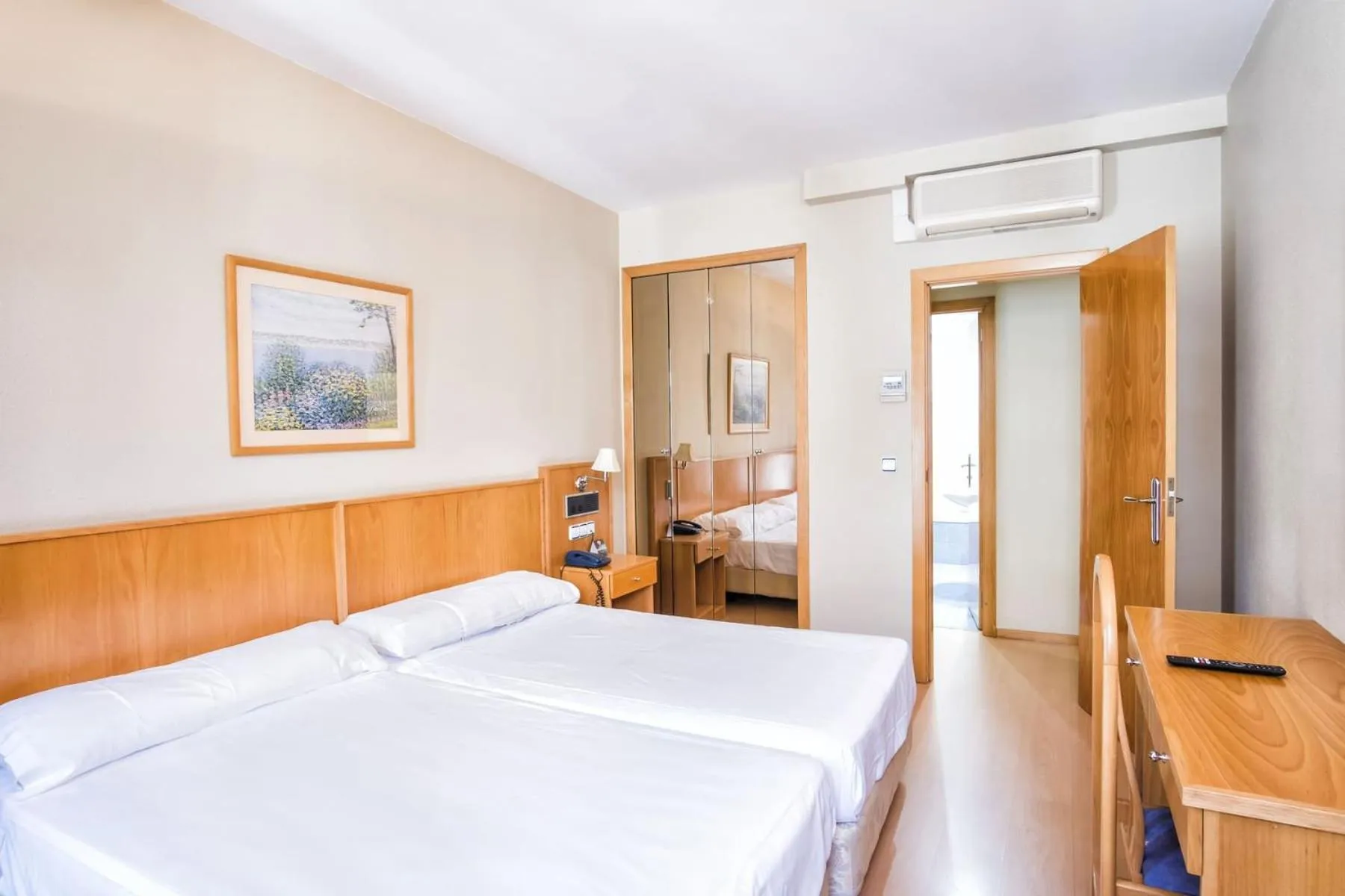 Bed in Hotel Alda Castelao