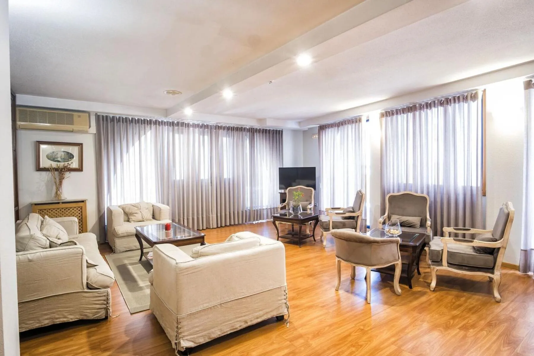 Communal lounge/ TV room in Hotel Alda Castelao